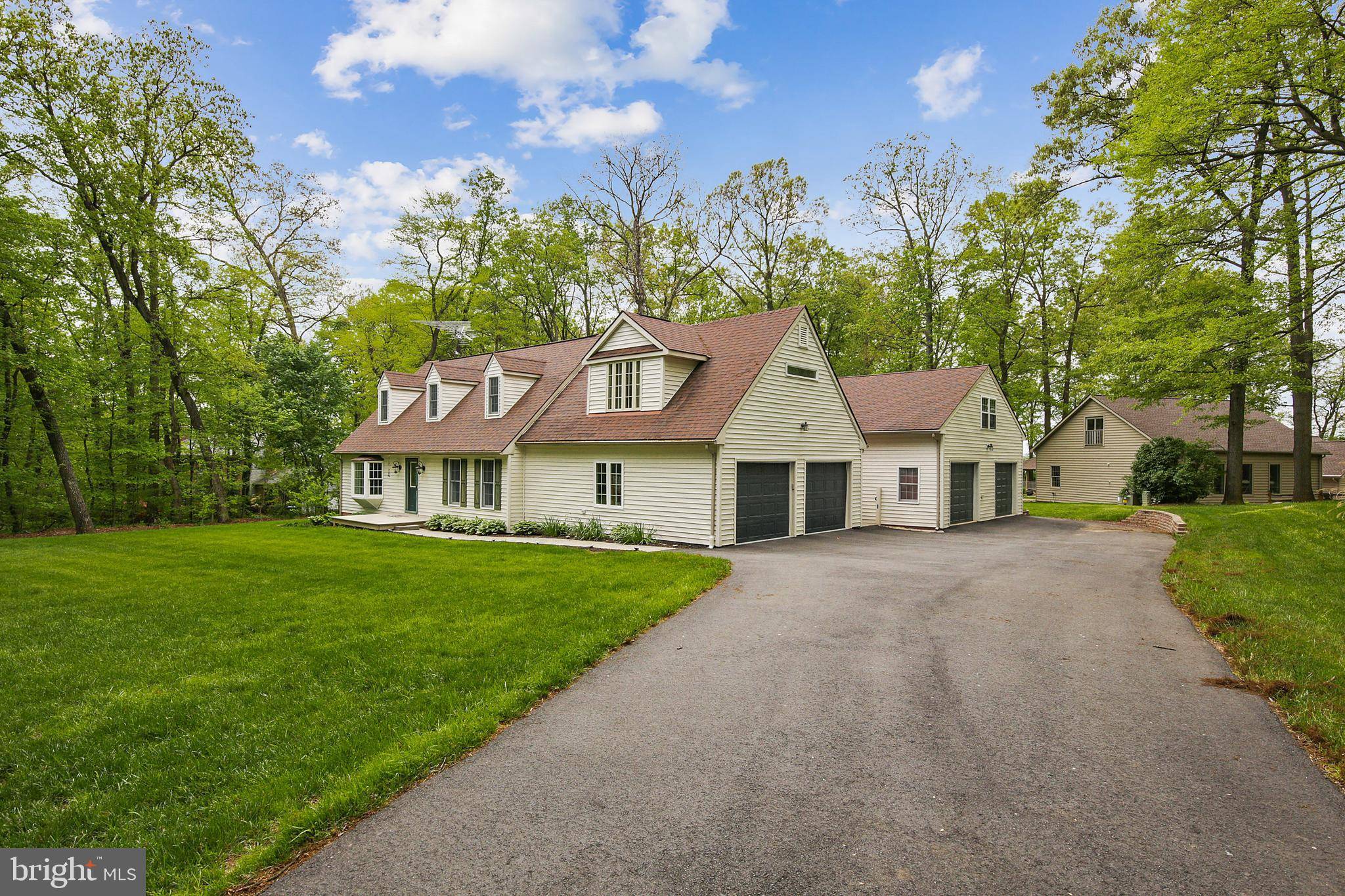 Stewartstown, PA 17363,8952 DEER LN