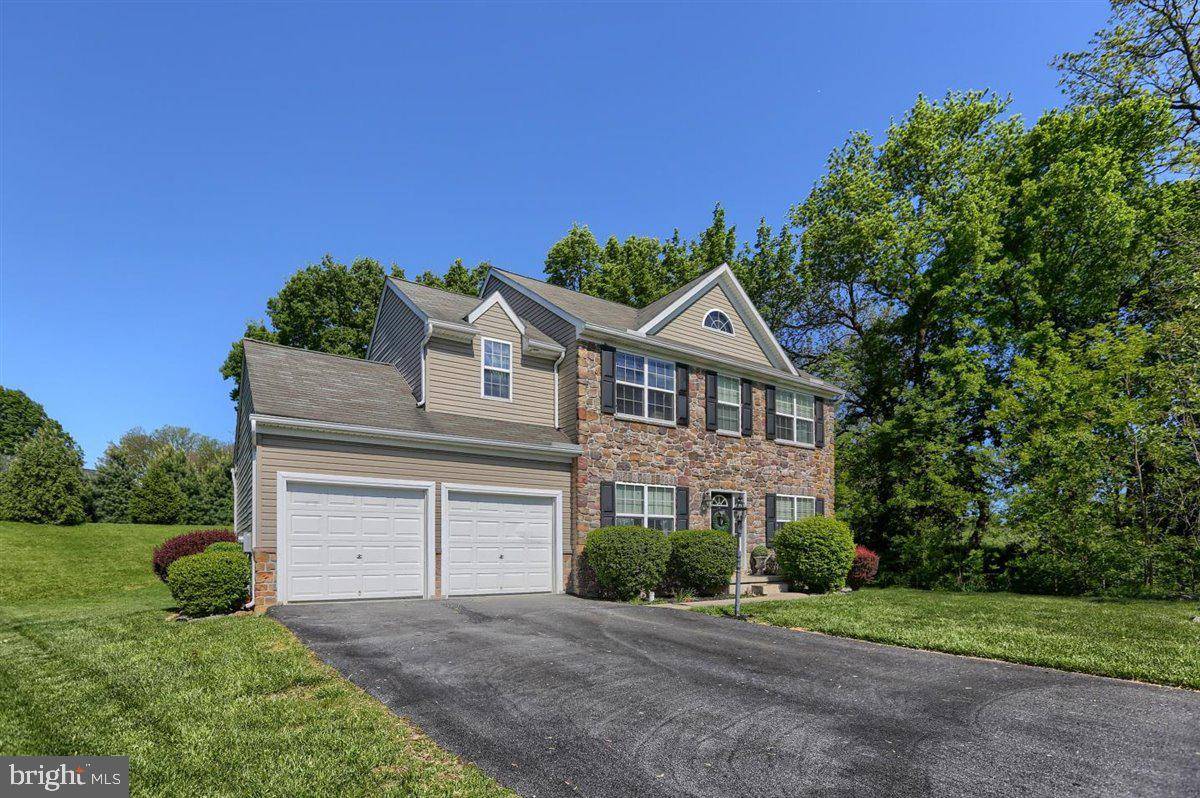 Lancaster, PA 17602,114 LANTERN LN