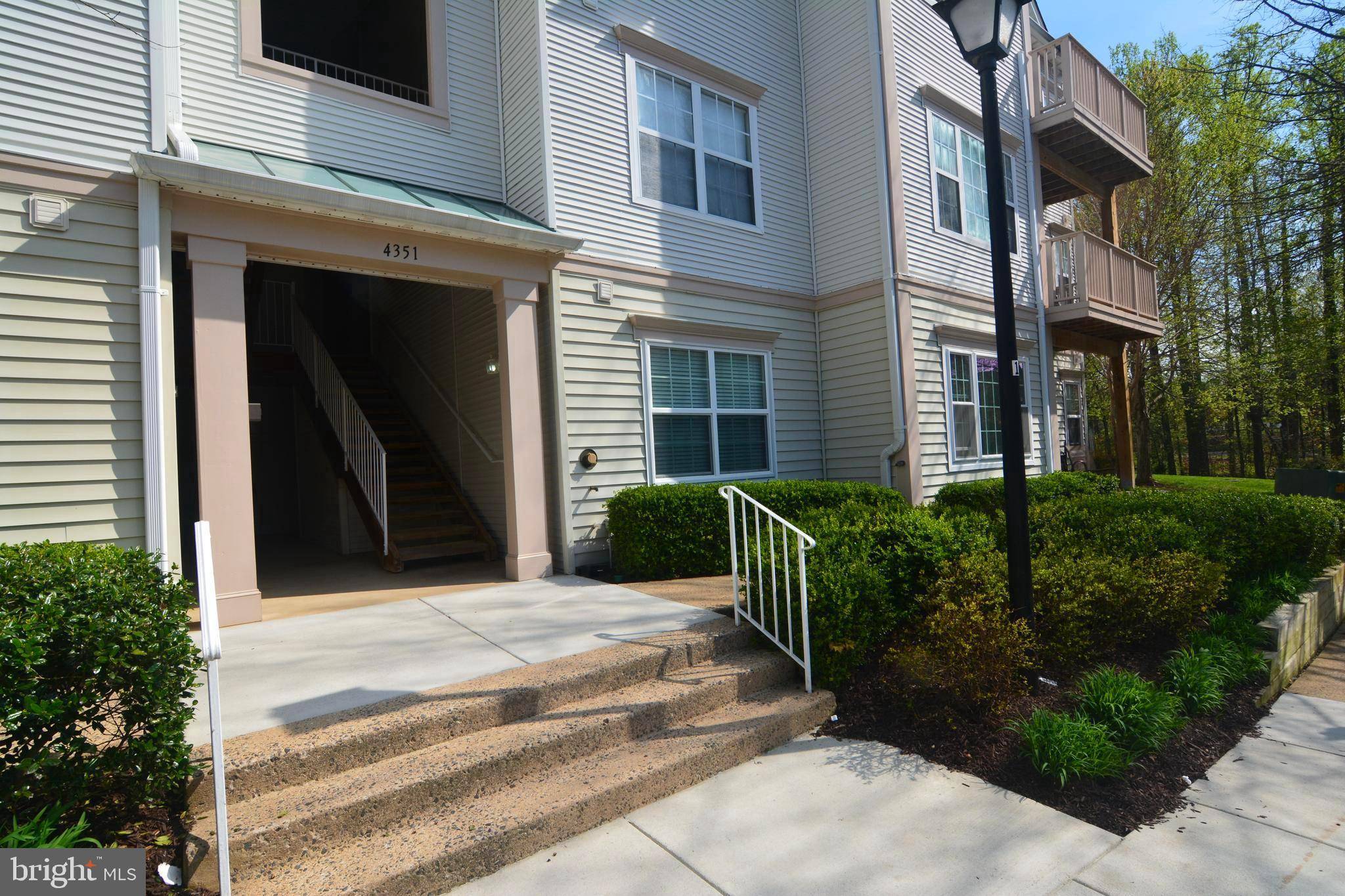 Fairfax, VA 22033,4351 WILSON VALLEY DR #103