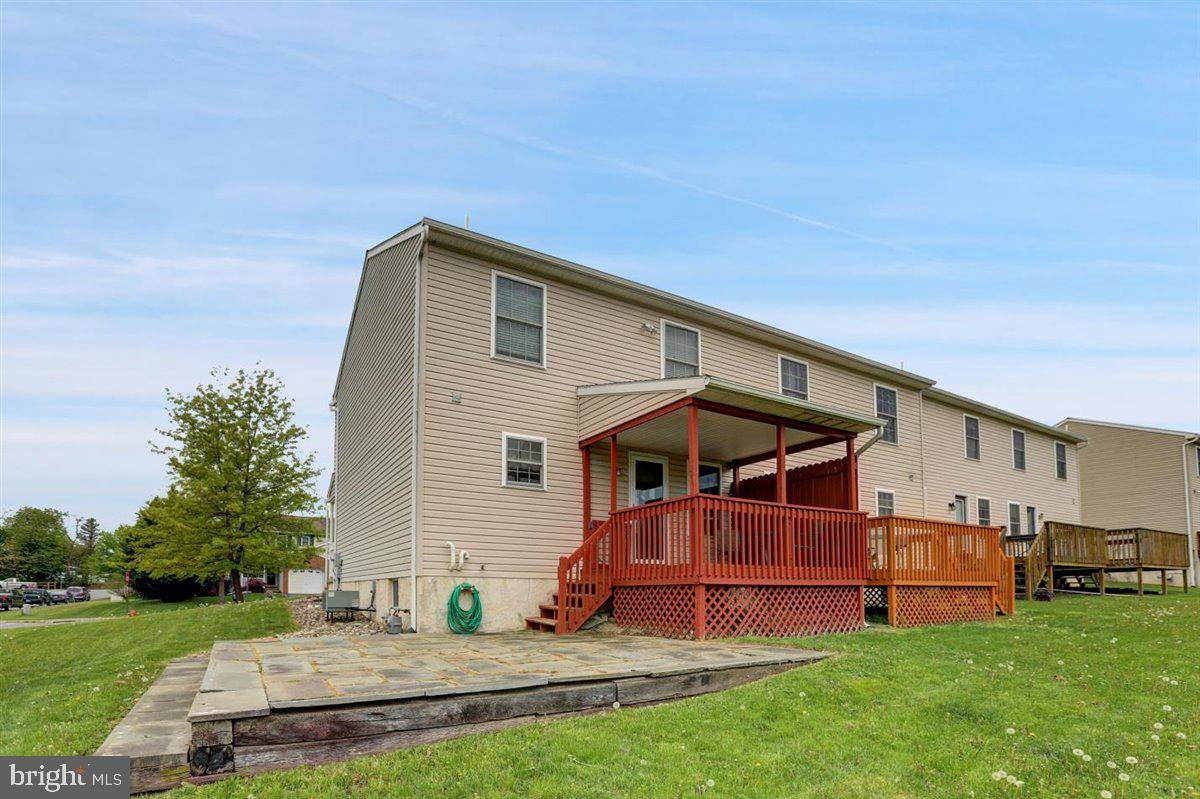 Myerstown, PA 17067,1 GRASSHOPPER CT