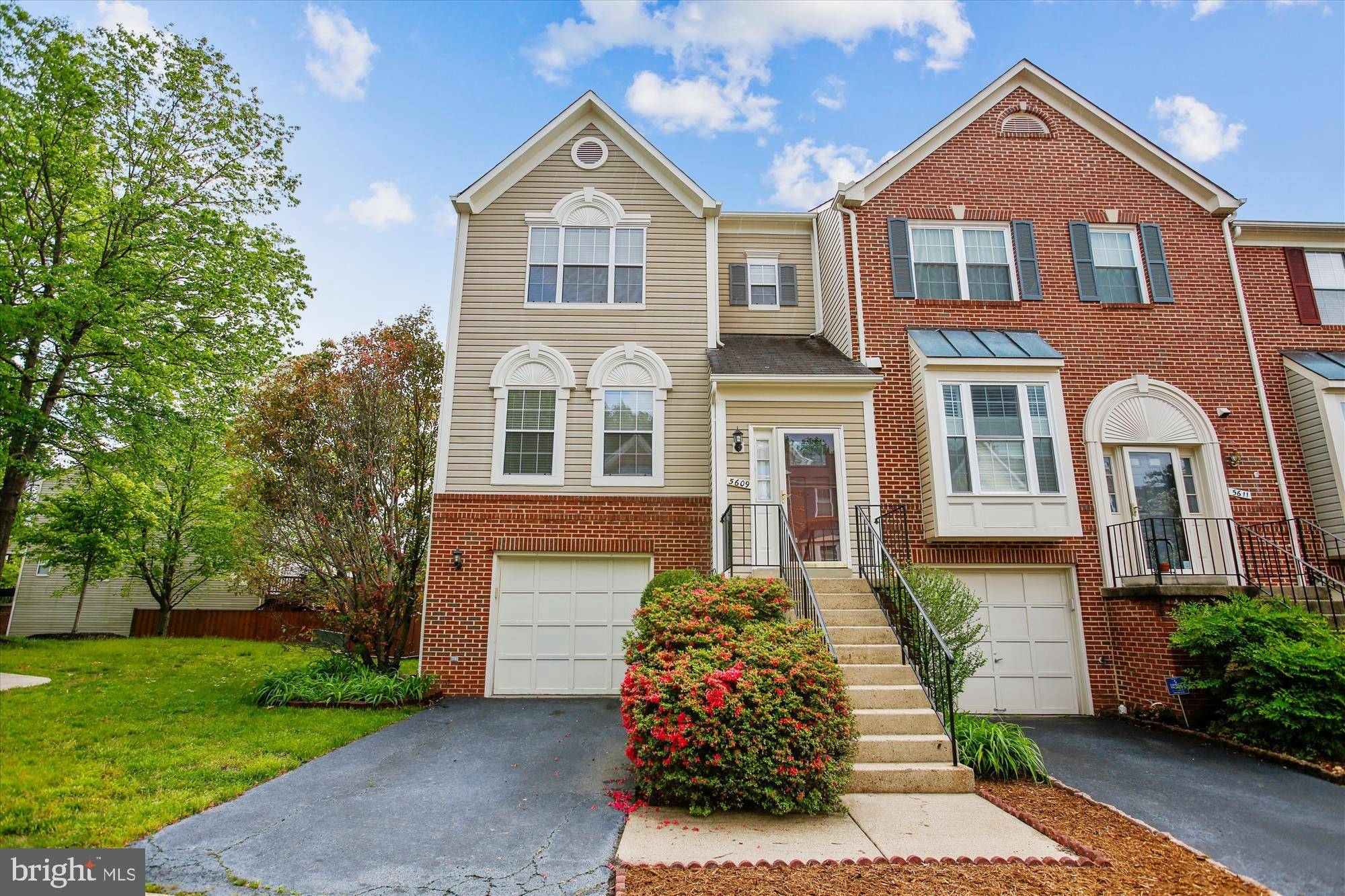 Alexandria, VA 22315,5609 GLENWOOD MEWS DR