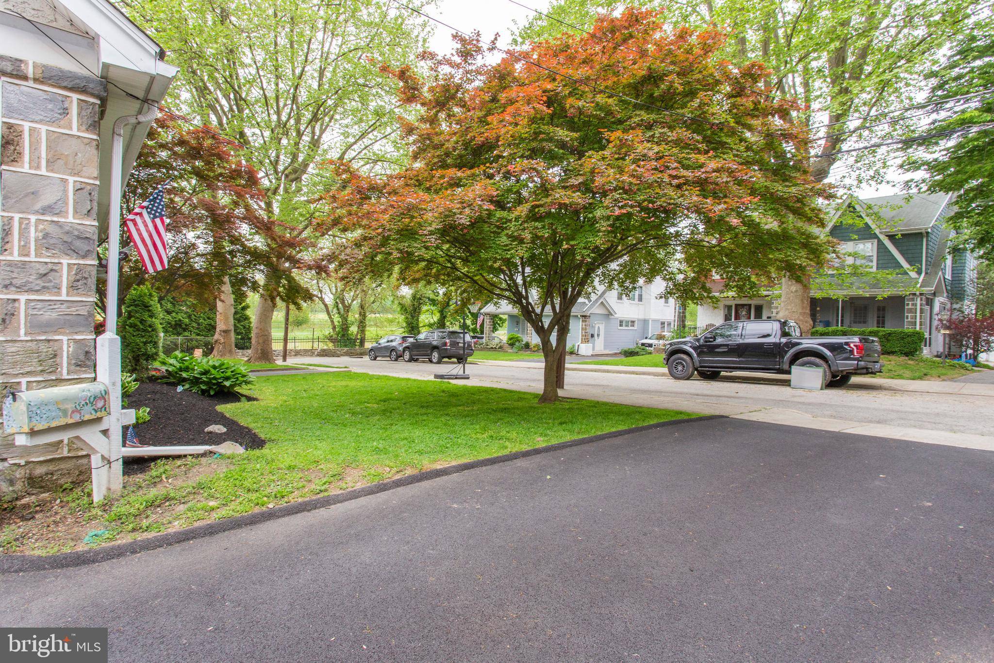 Havertown, PA 19083,527 COUNTRY CLUB LN