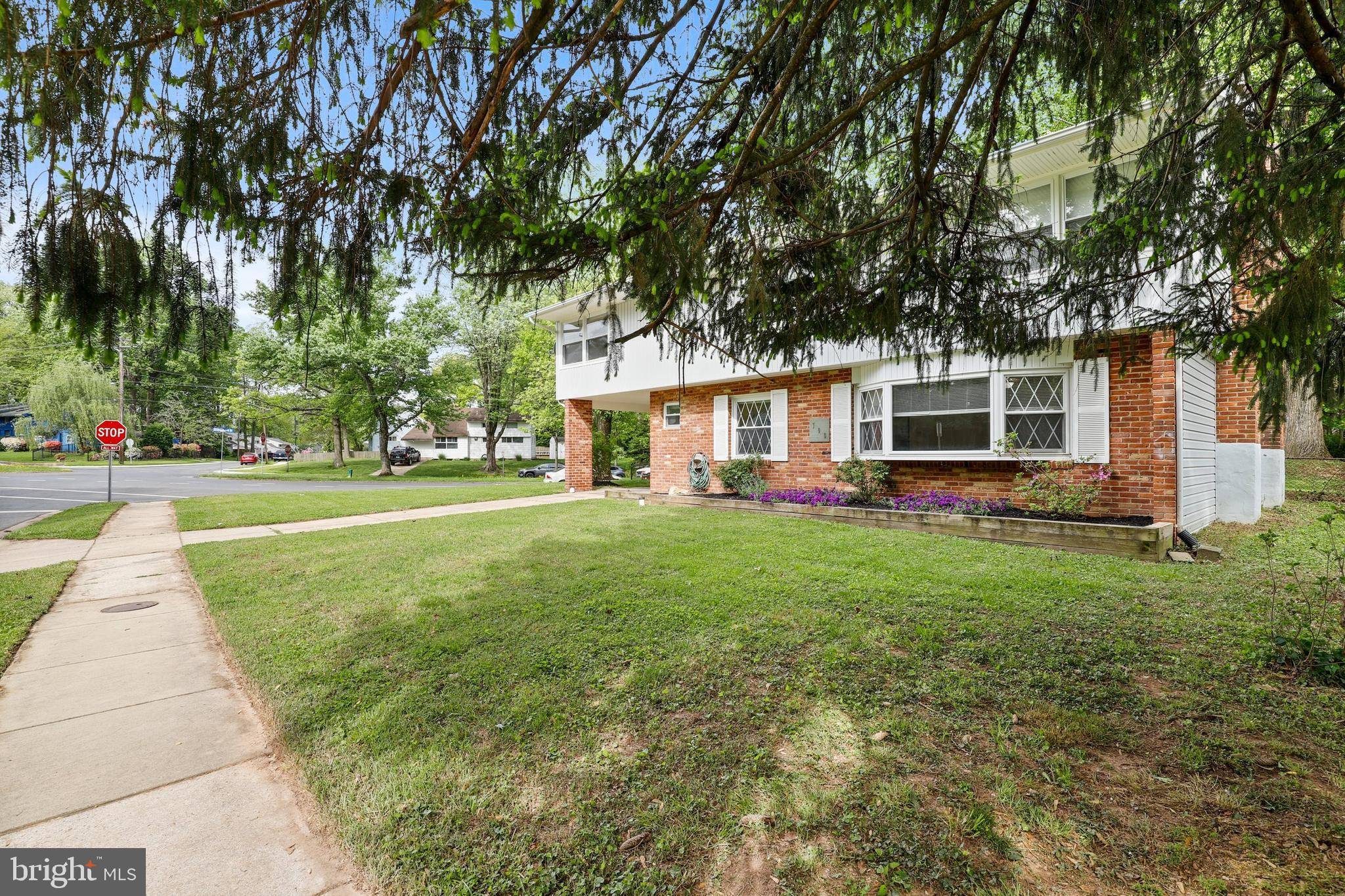 Rockville, MD 20851,700 FLETCHER PL