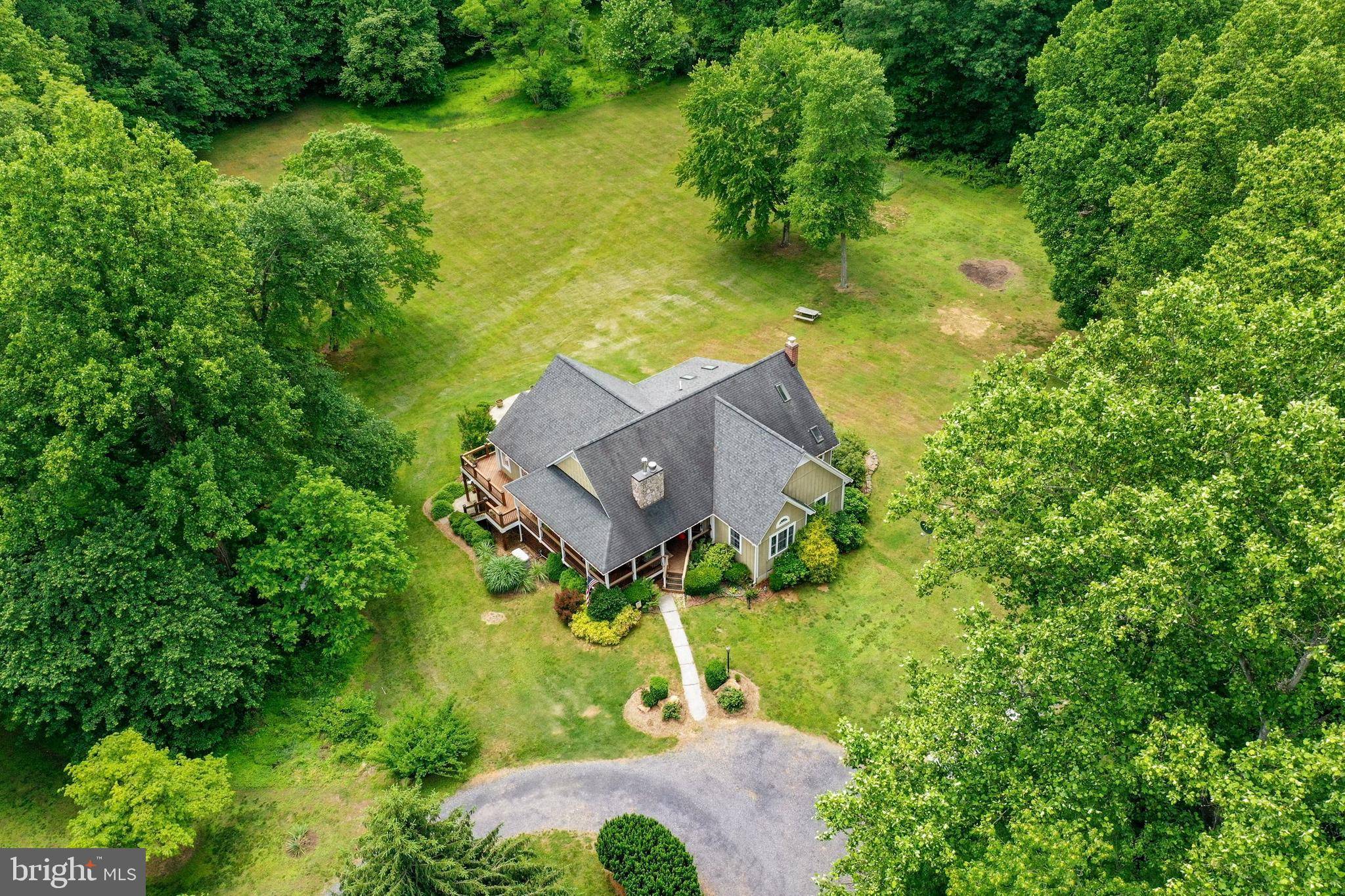 Delaplane, VA 20144,3718 ROLLING HILLS DR