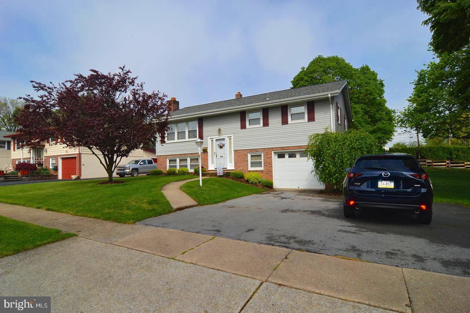 Reading, PA 19608,3007 SAINT ALBANS DR