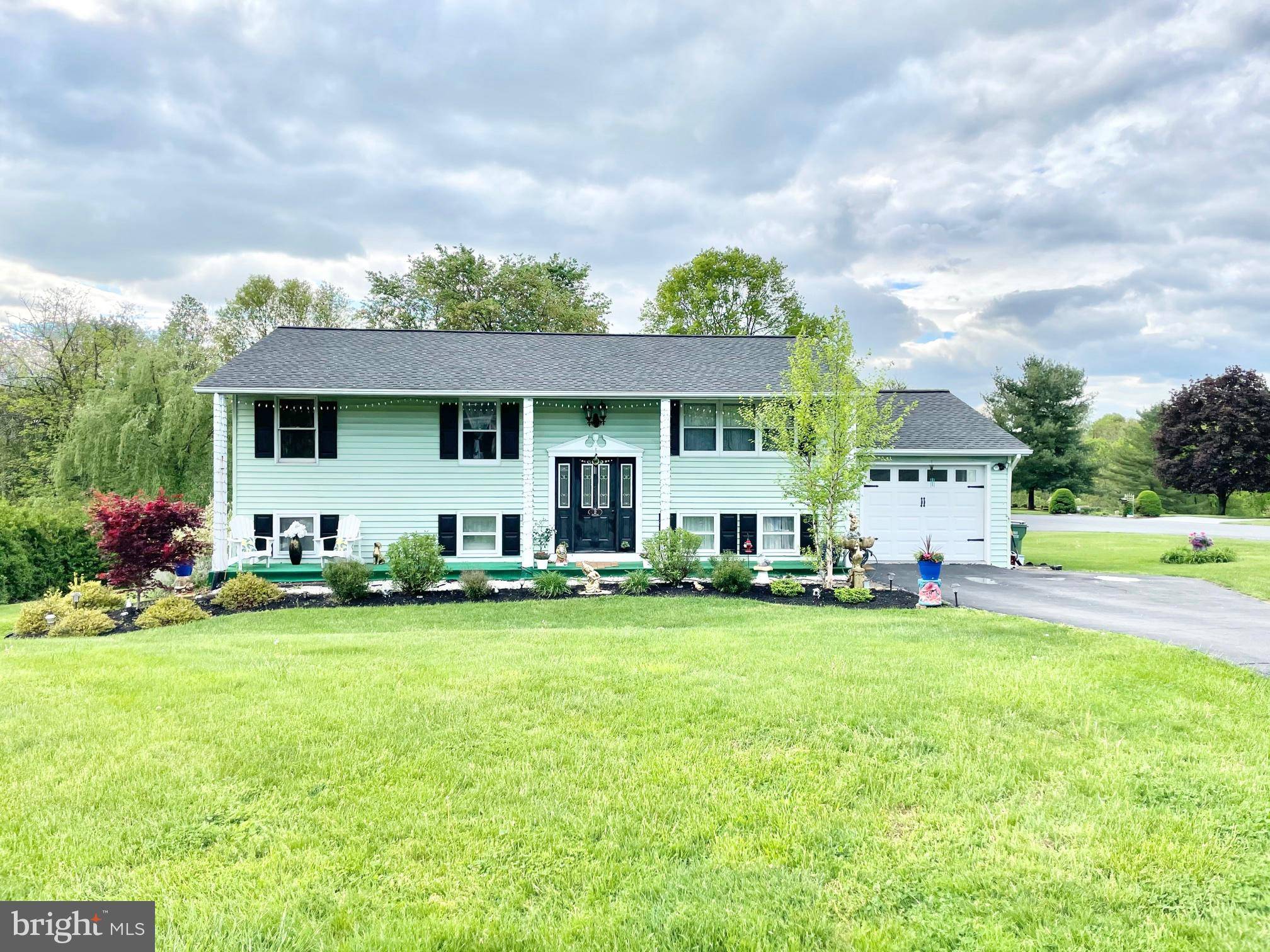 Hummelstown, PA 17036,2 GLEN CIR