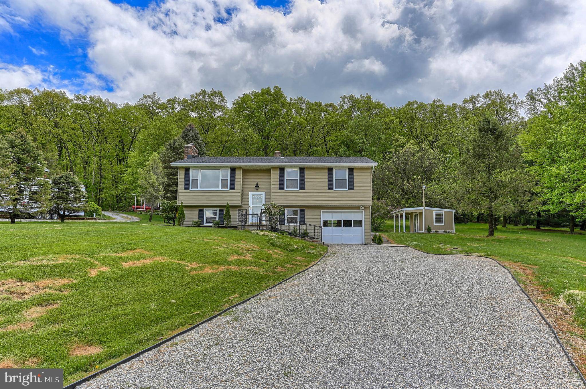 Spring Grove, PA 17362,6126 DANNER DR