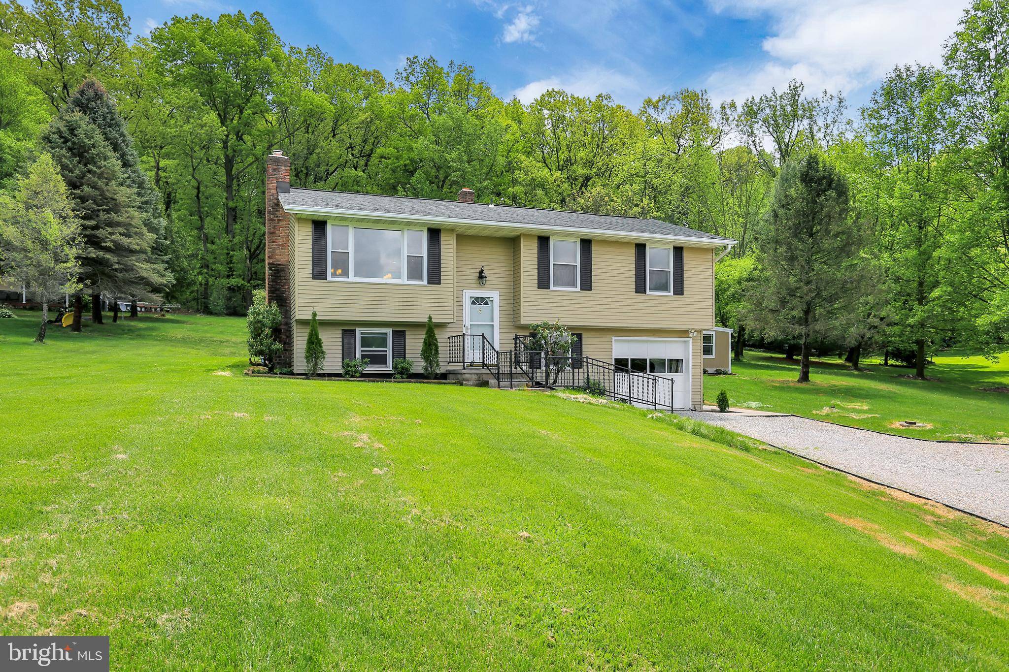 Spring Grove, PA 17362,6126 DANNER DR