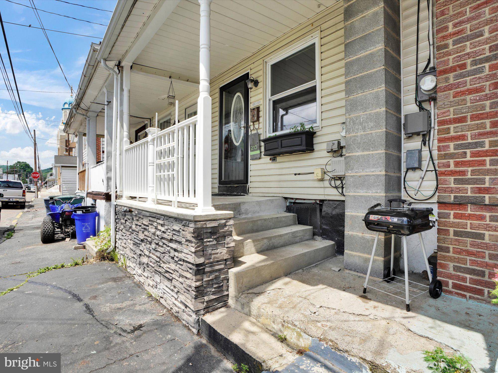 Saint Clair, PA 17970,213 S MORRIS ST