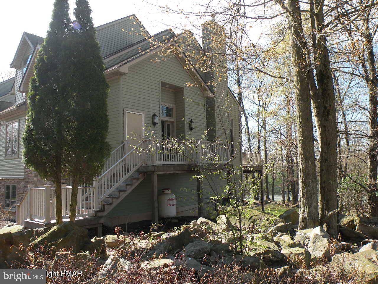 Lake Harmony, PA 18624,26 MOUNTAINWOODS DR