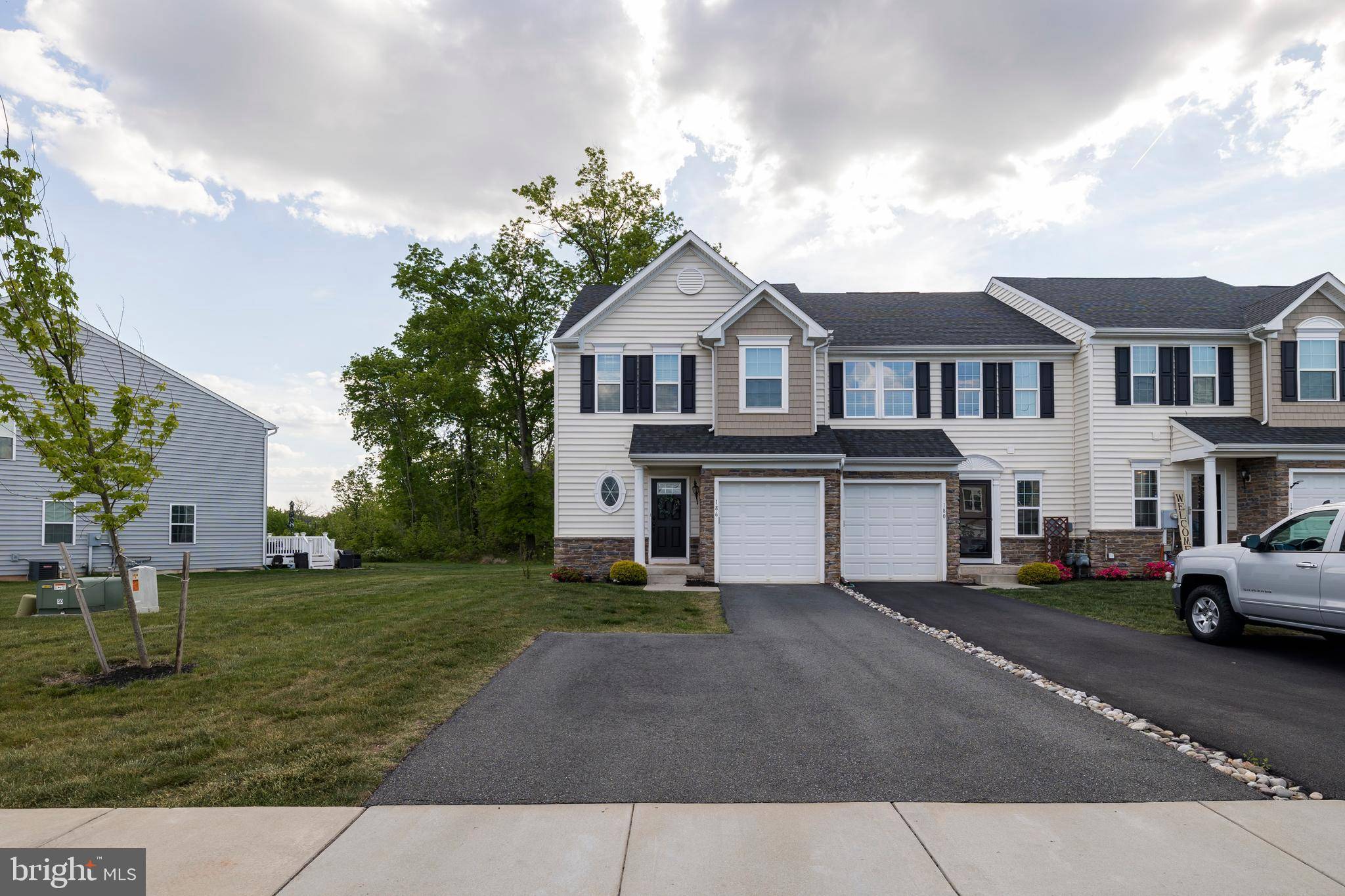 Gilbertsville, PA 19525,186 TULIP LN