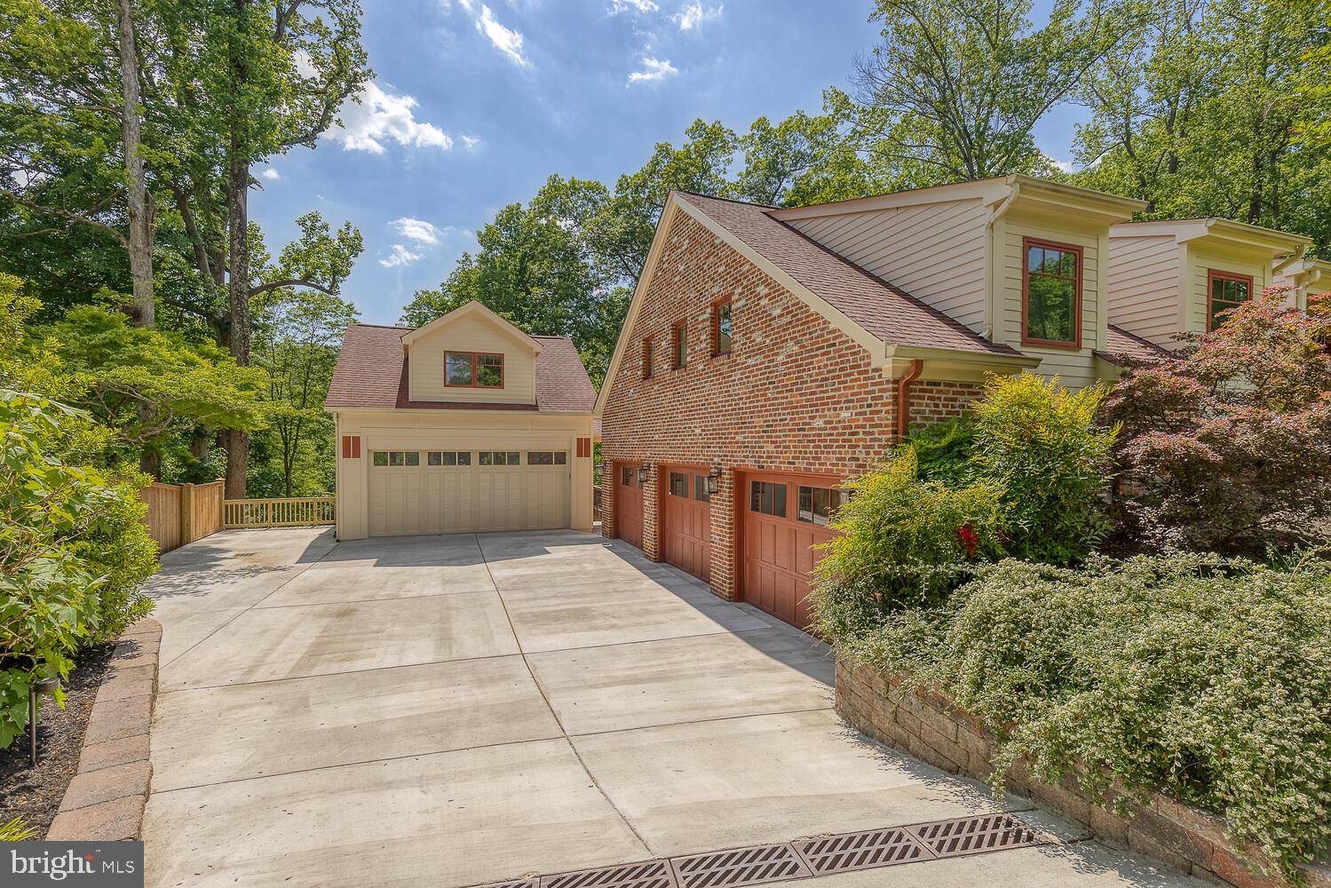 Falls Church, VA 22044,3257 JUNIPER LN