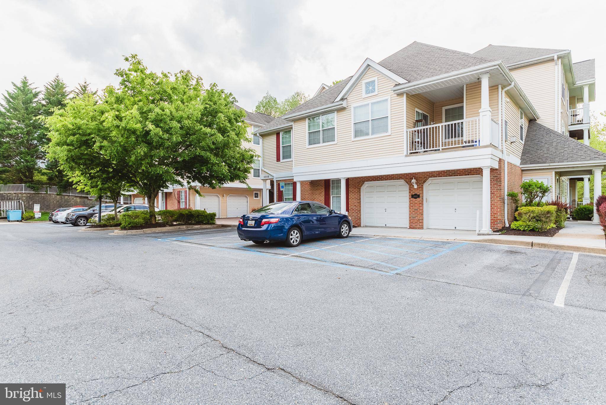 Owings Mills, MD 21117,5006 HOLLINGTON DR #303