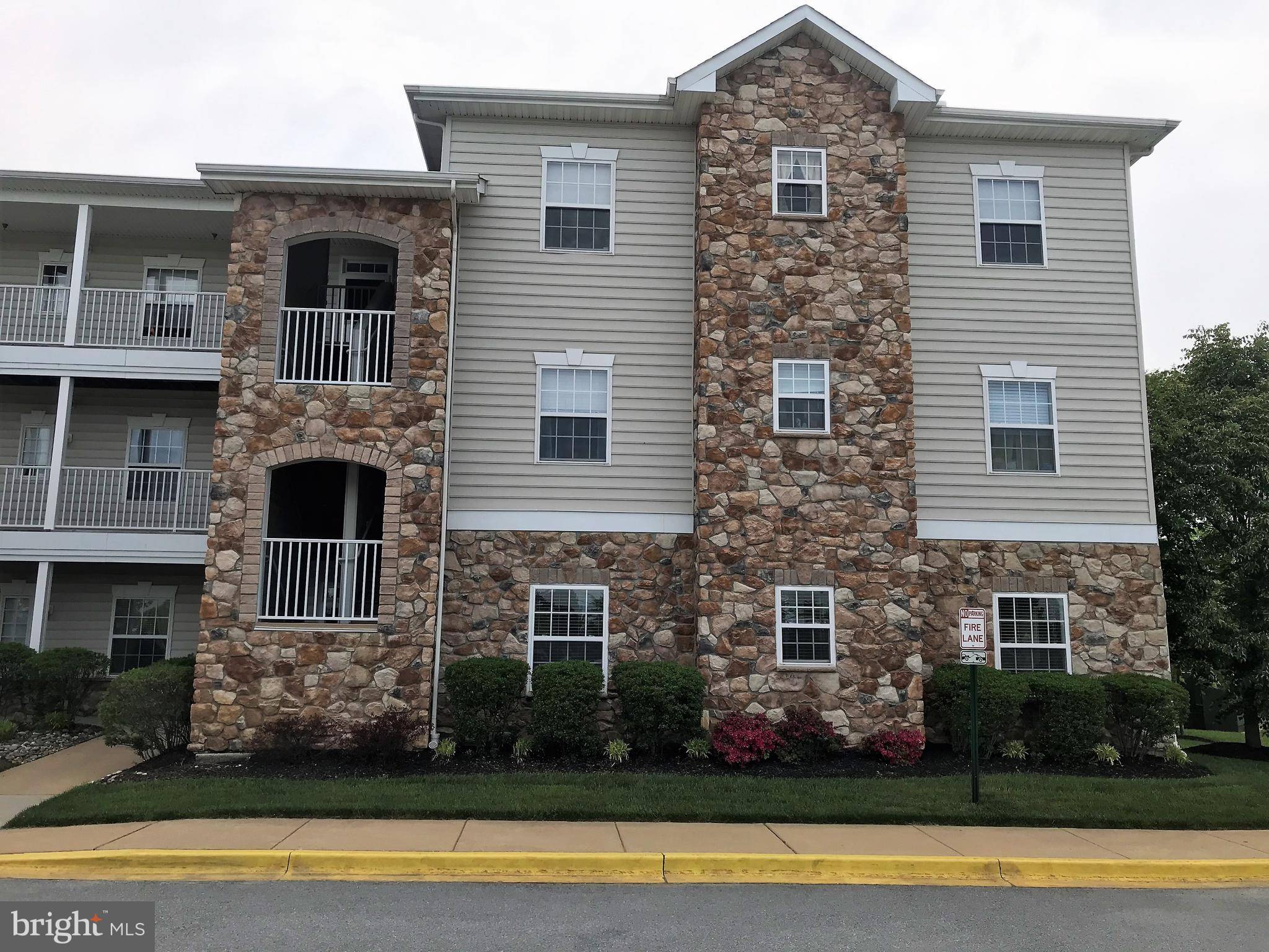 Newark, DE 19702,101 COLONIAL DOWNS CT #1106