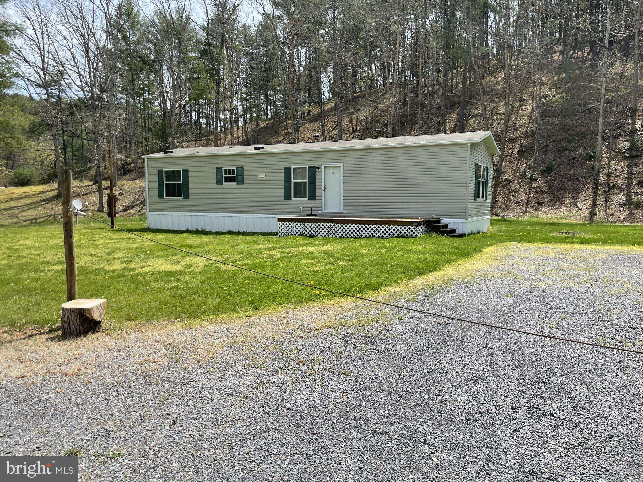 Brandywine, WV 26802,70 HOUND DOG HOLLOW LN