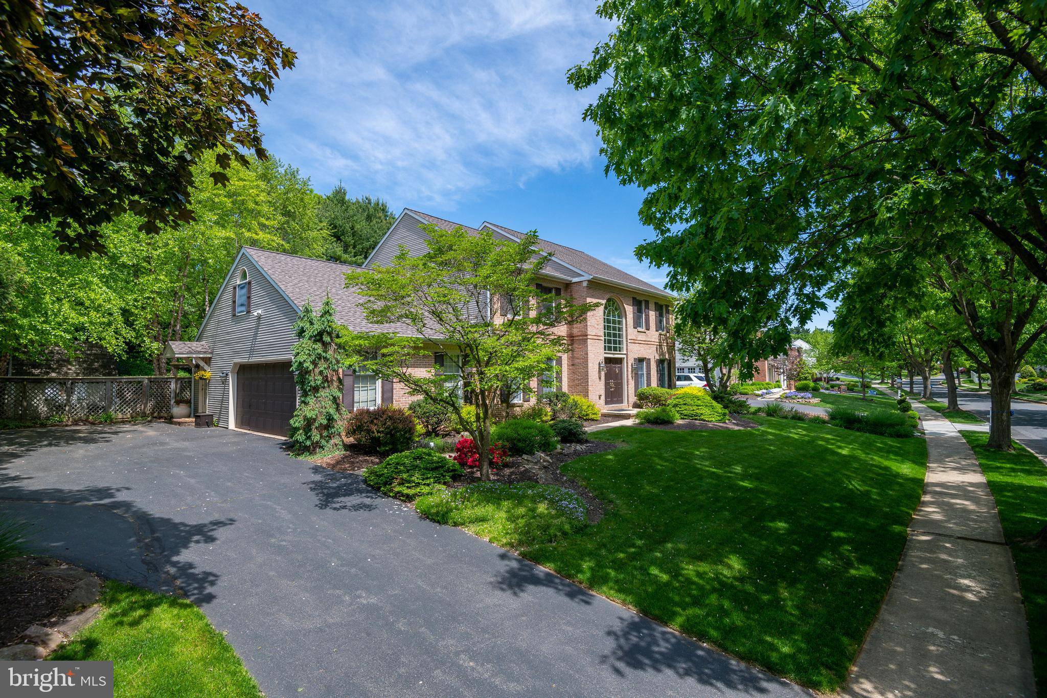 Wyomissing, PA 19610,1917 STURBRIDGE DR