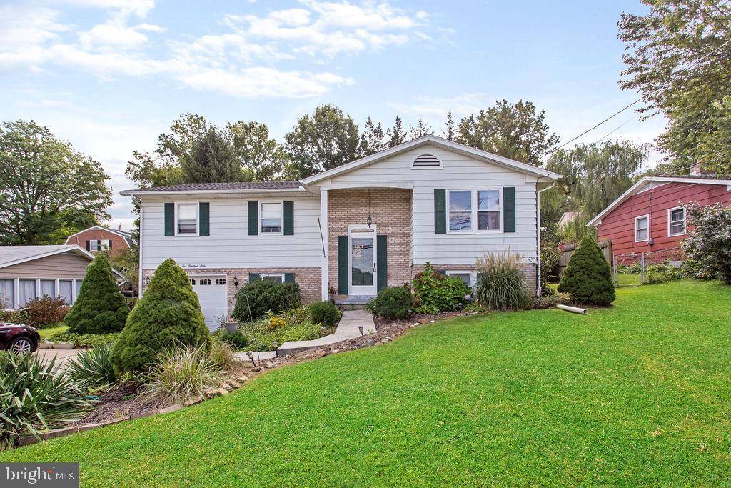 York, PA 17406,560 WOODLAND VIEW DR