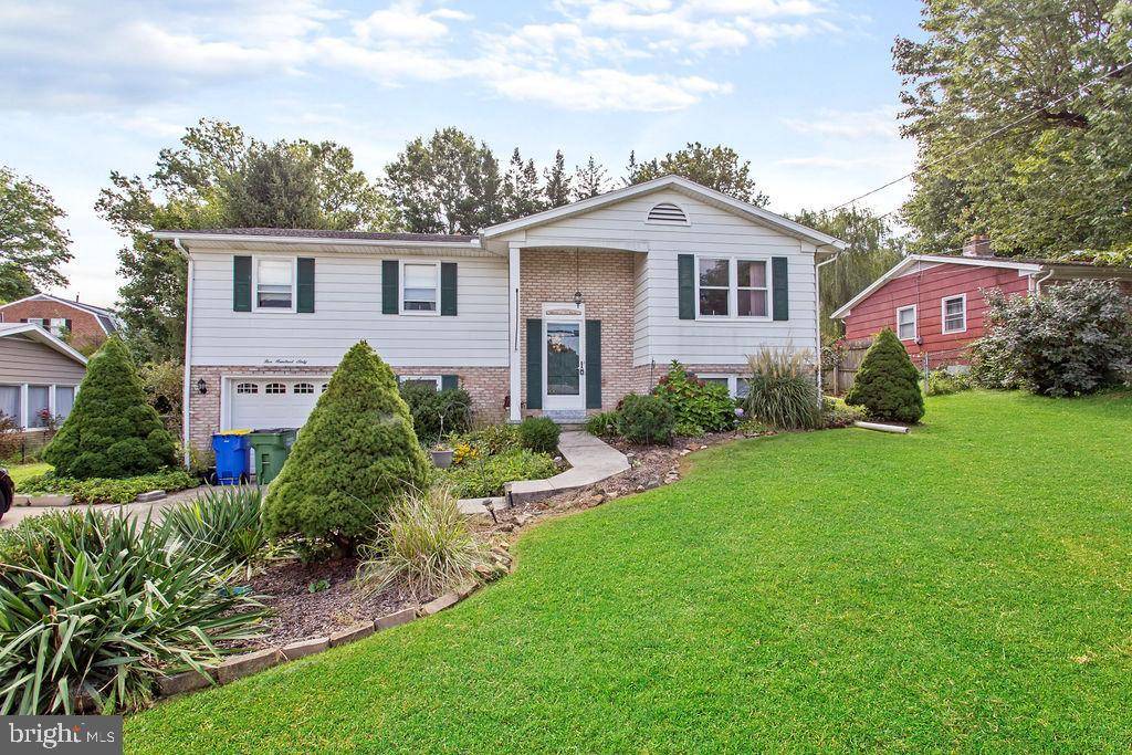 York, PA 17406,560 WOODLAND VIEW DR