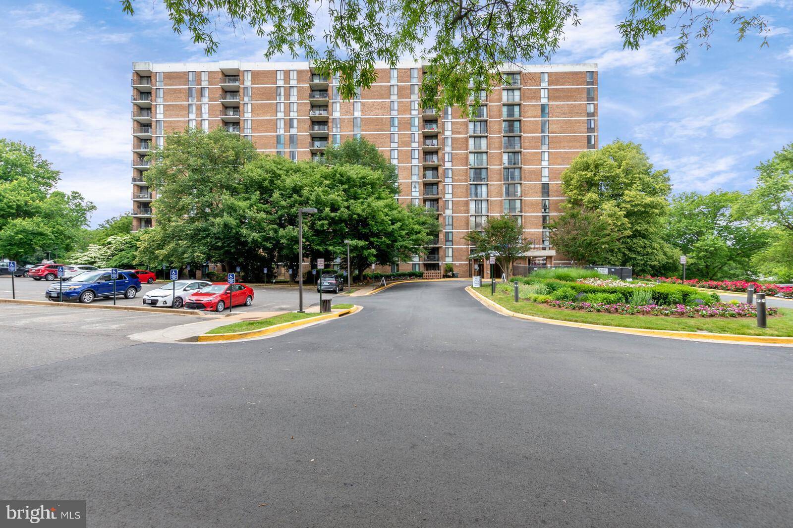 Falls Church, VA 22043,2300 PIMMIT DR #316