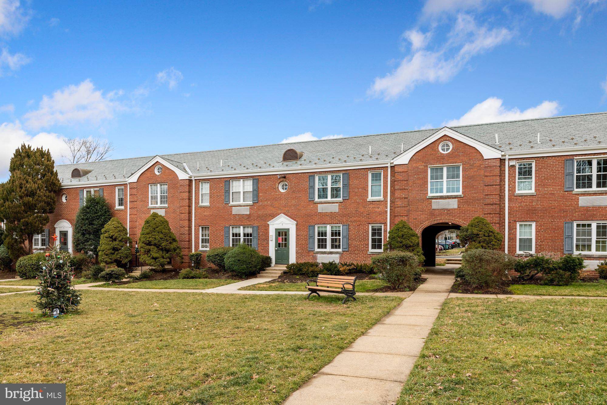 Alexandria, VA 22305,9 AUBURN CT #D