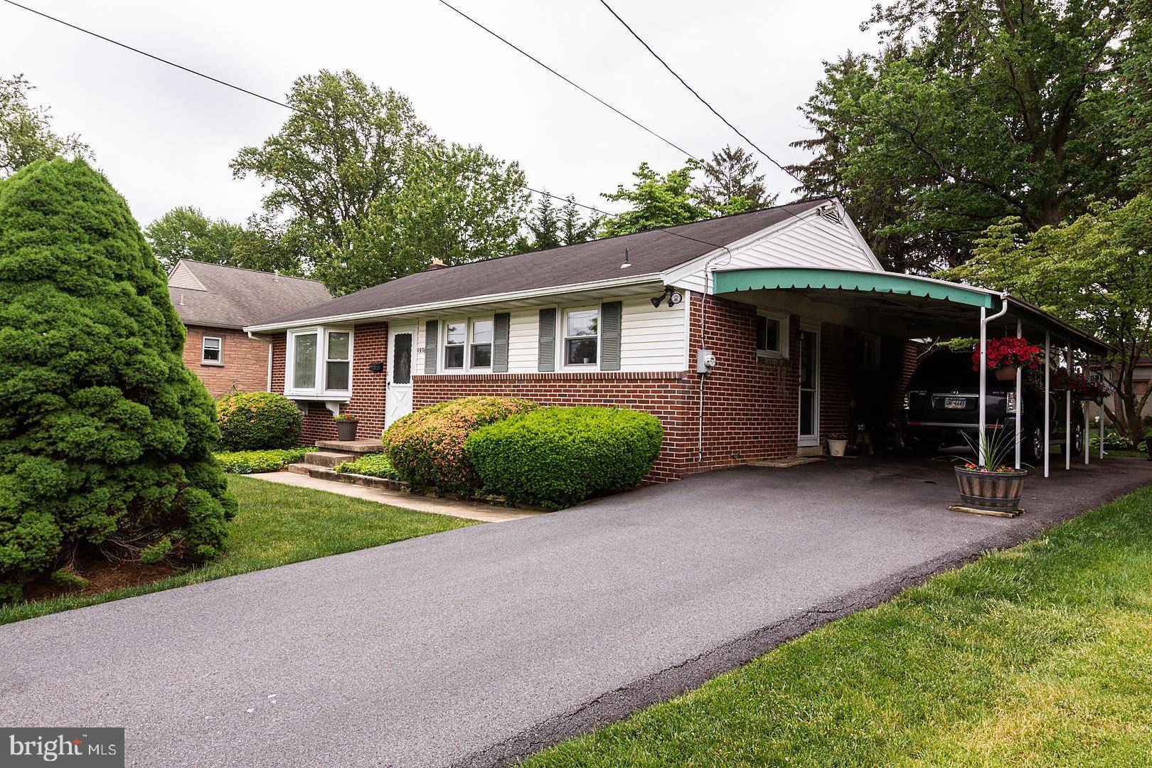 Lancaster, PA 17603,1936 HEMLOCK RD