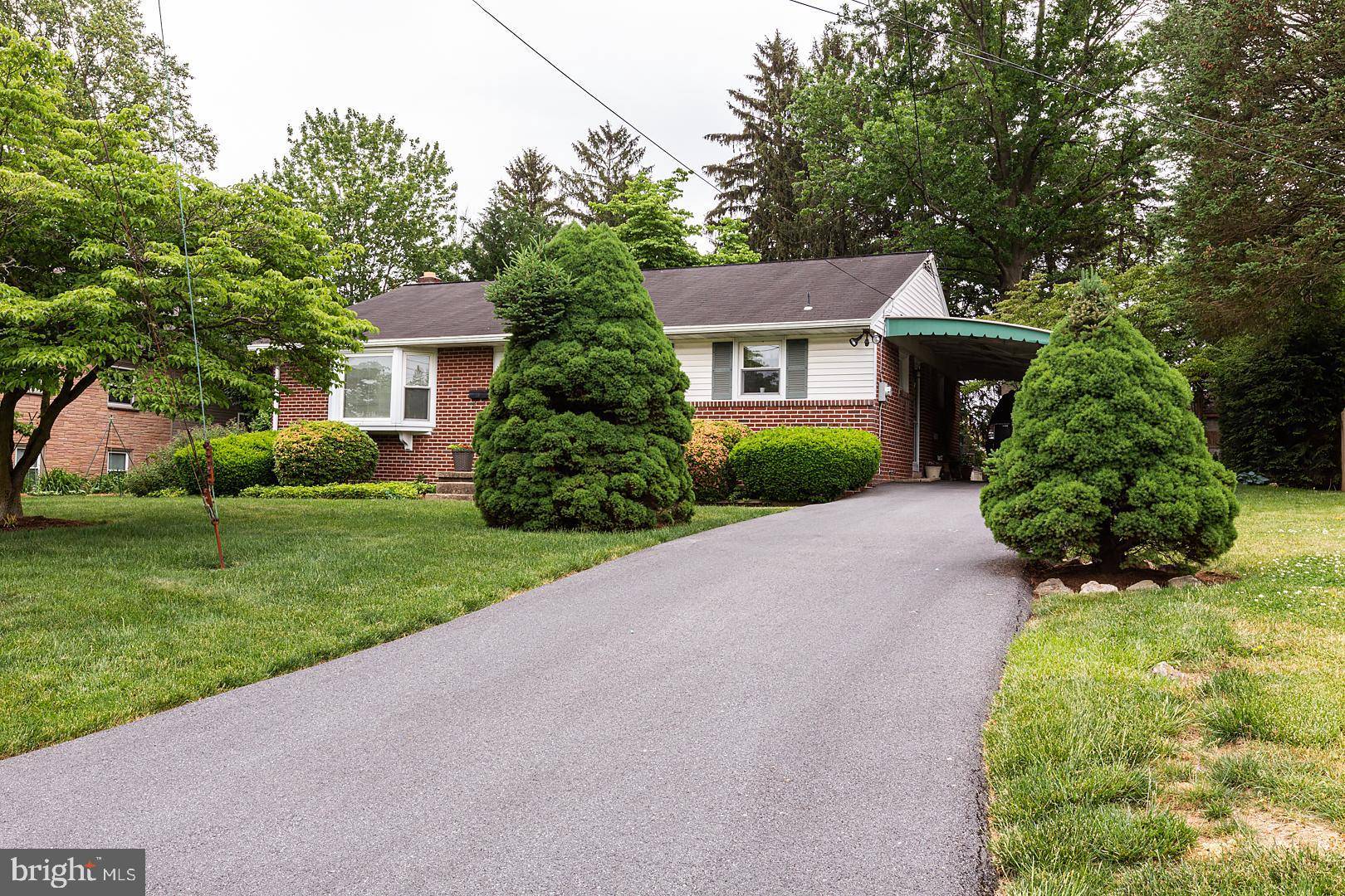 Lancaster, PA 17603,1936 HEMLOCK RD