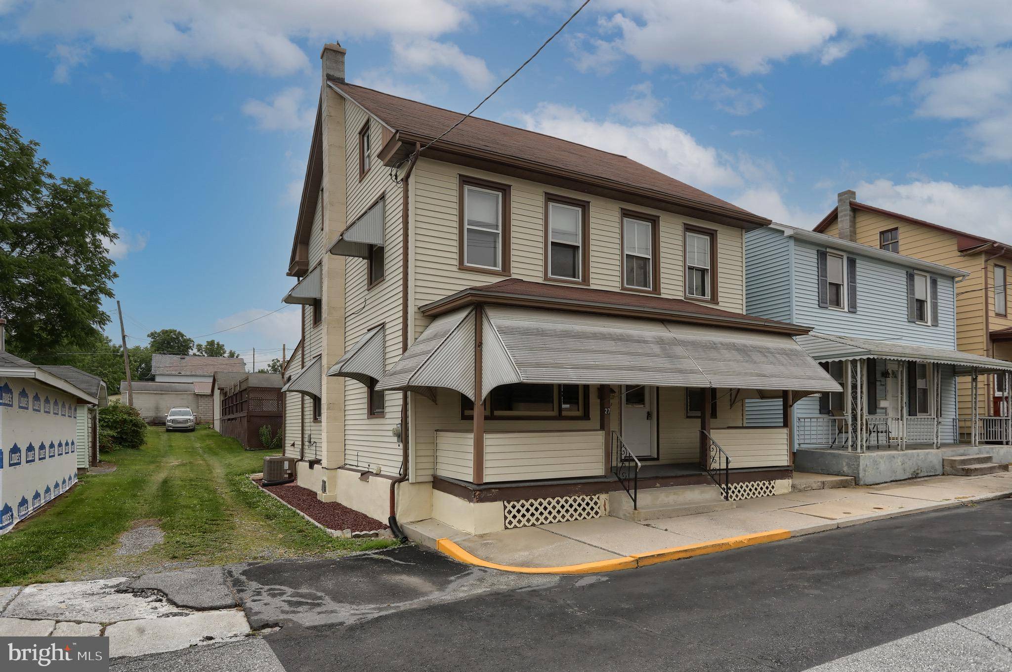 Cleona, PA 17042,27 W MAPLE ST