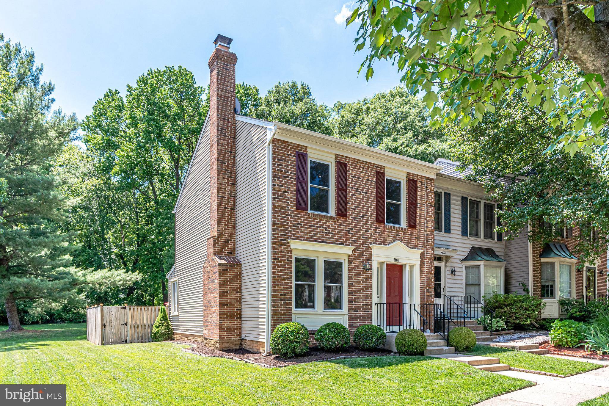 Centreville, VA 20121,5866 WESTWATER CT