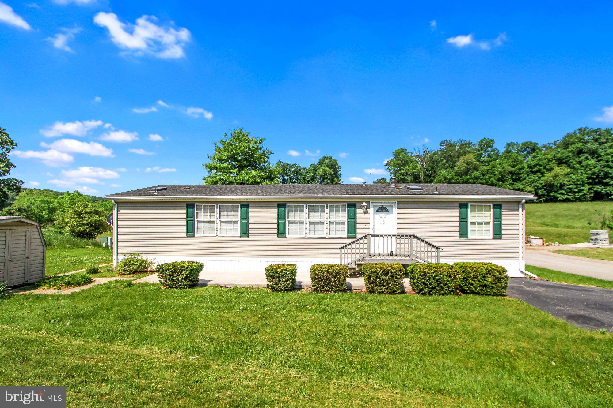 Stewartstown, PA 17363,2657 OAKWOOD HEIGHTS DR