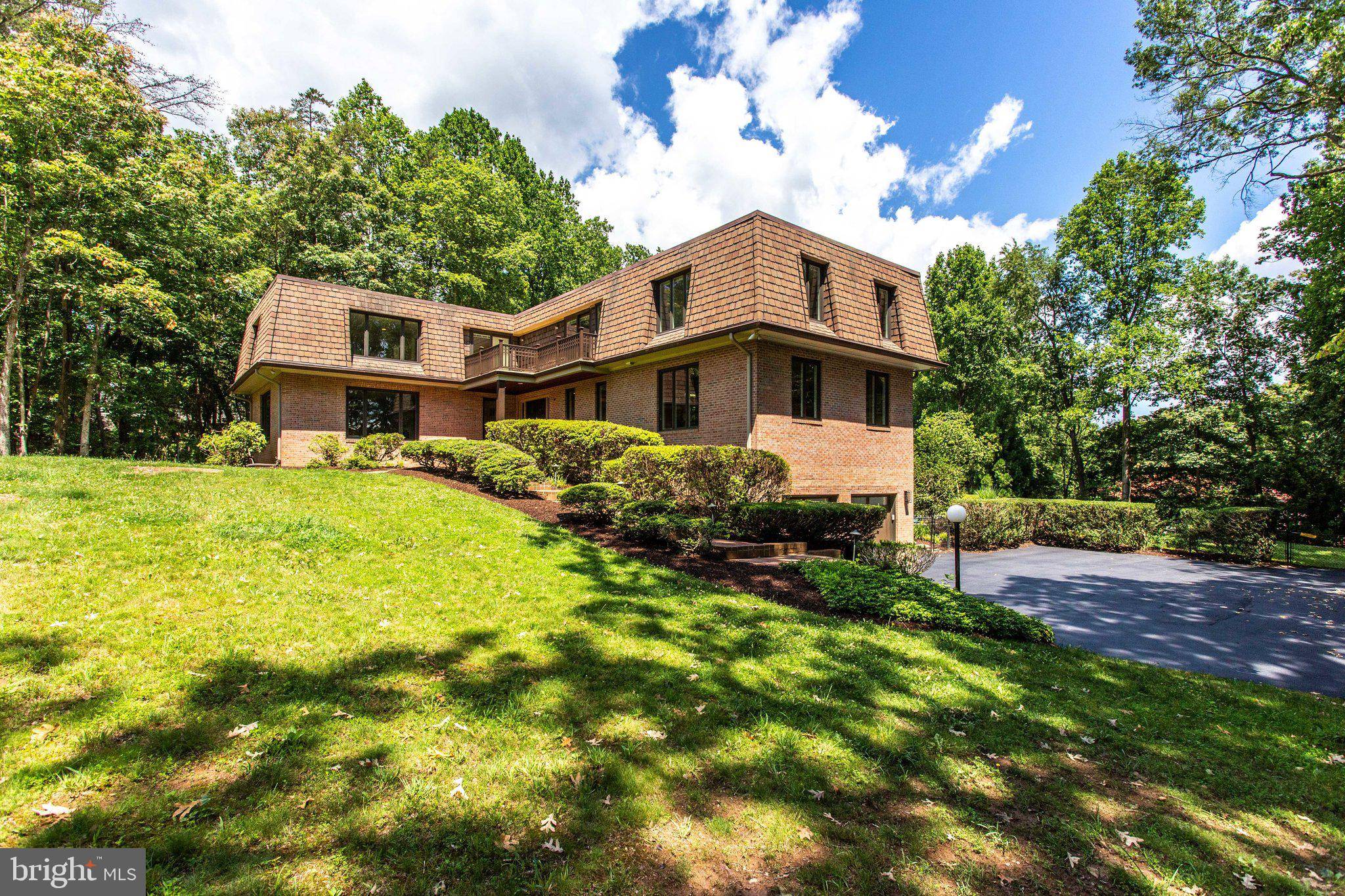 Mclean, VA 22102,1004 GALIUM CT