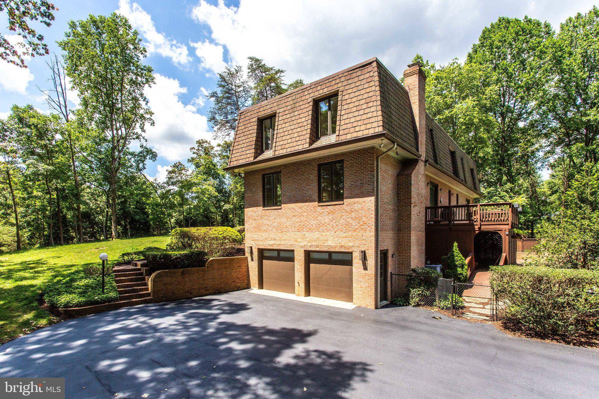 Mclean, VA 22102,1004 GALIUM CT