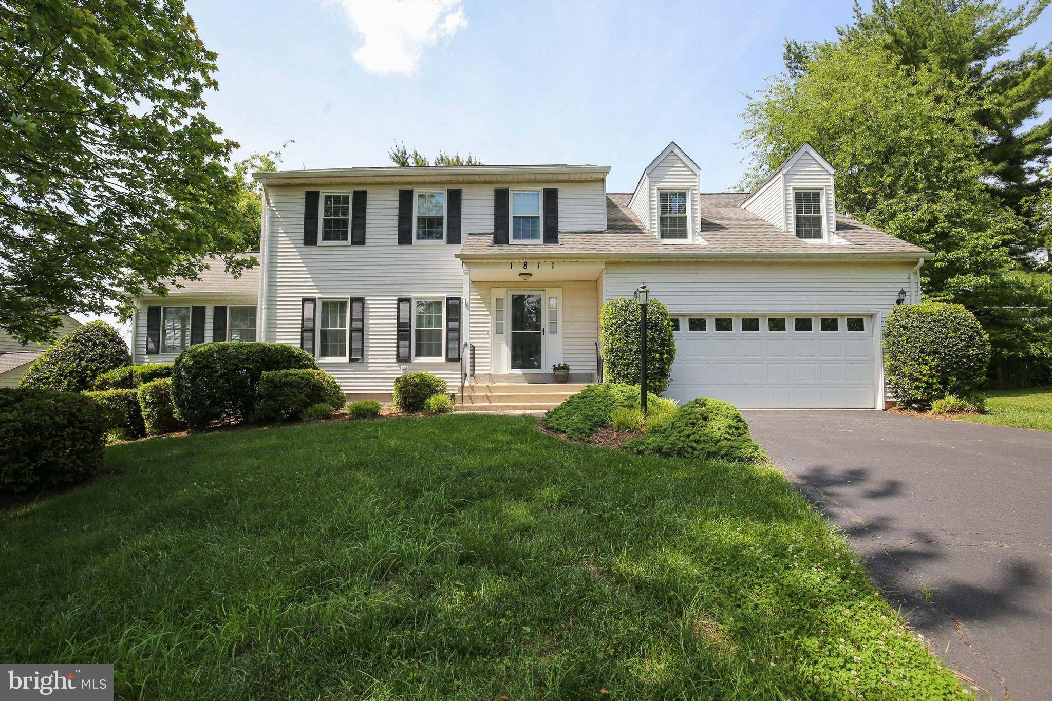 Vienna, VA 22182,1811 CLOVERMEADOW DR