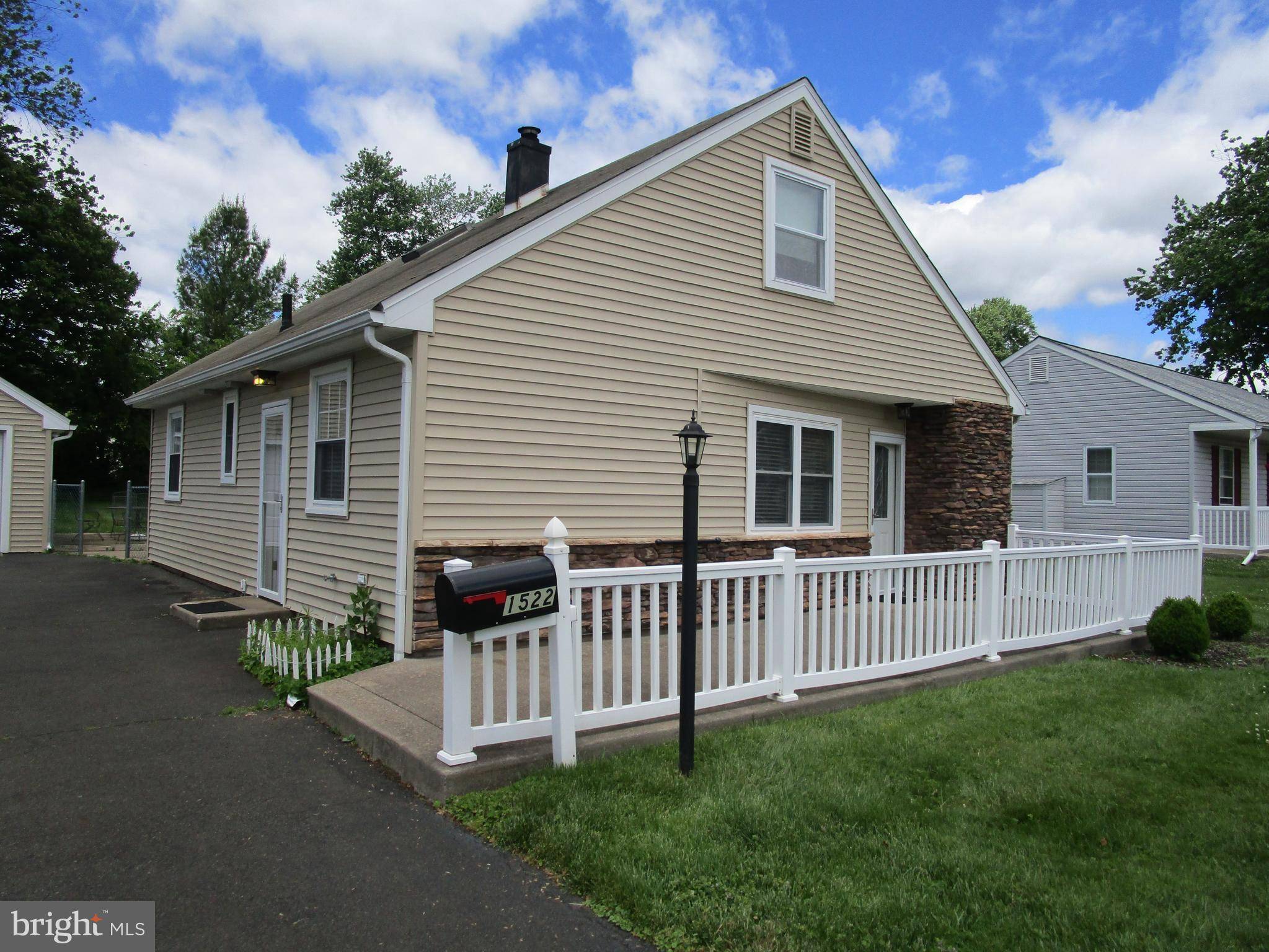 Feasterville Trevose, PA 19053,1522 PLEASANT DR