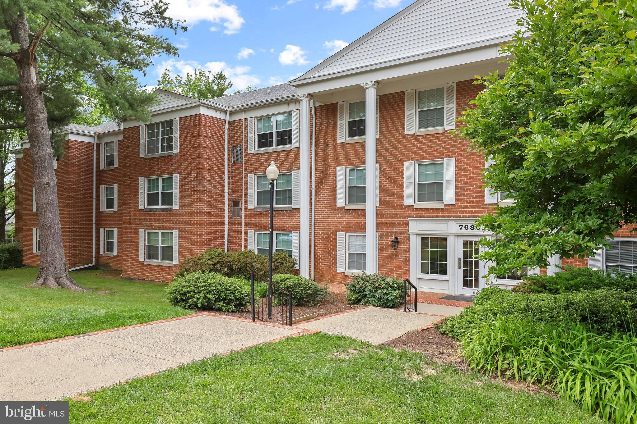 Mclean, VA 22102,7680 TREMAYNE PL #313