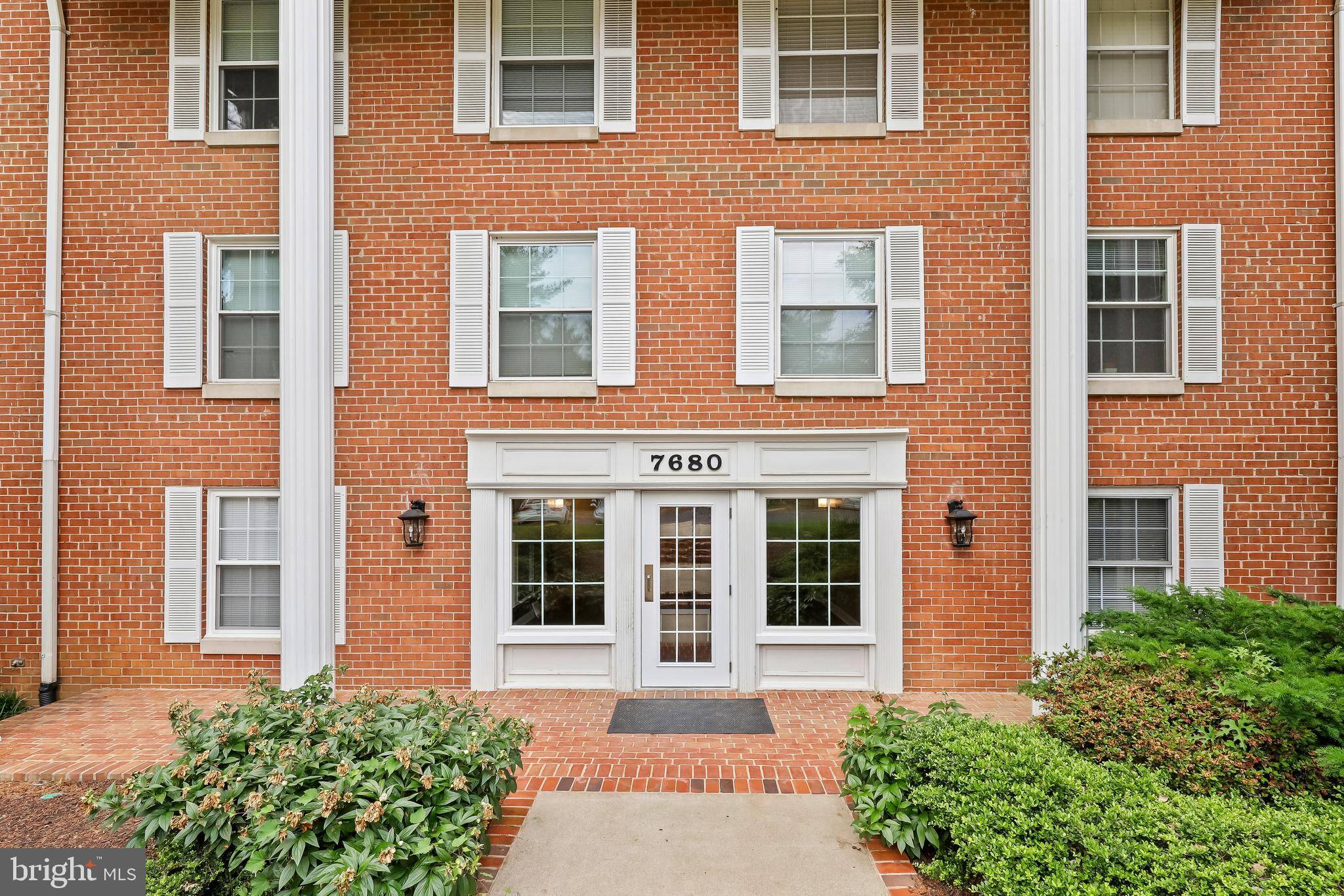 Mclean, VA 22102,7680 TREMAYNE PL #313