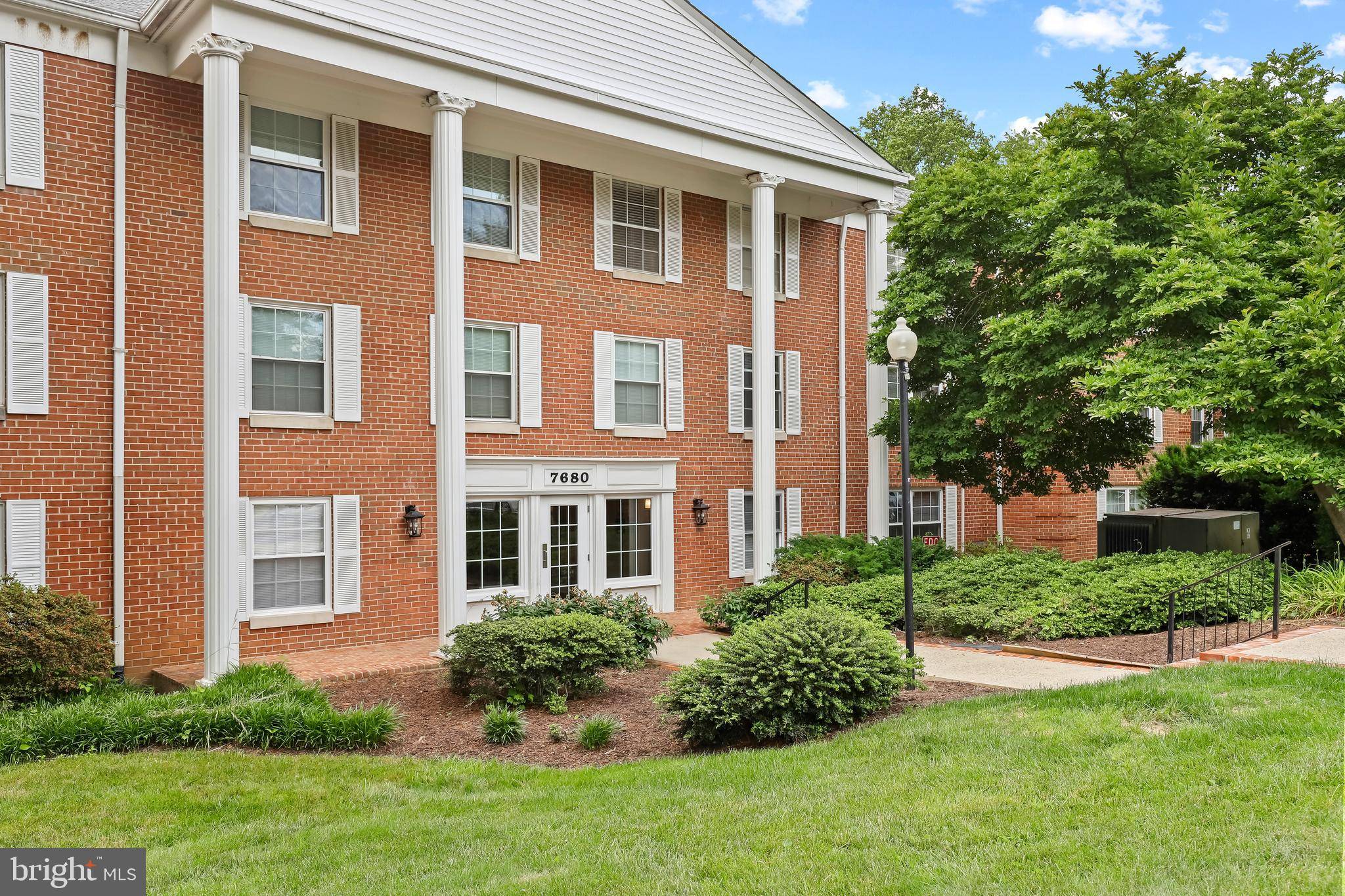 Mclean, VA 22102,7680 TREMAYNE PL #313