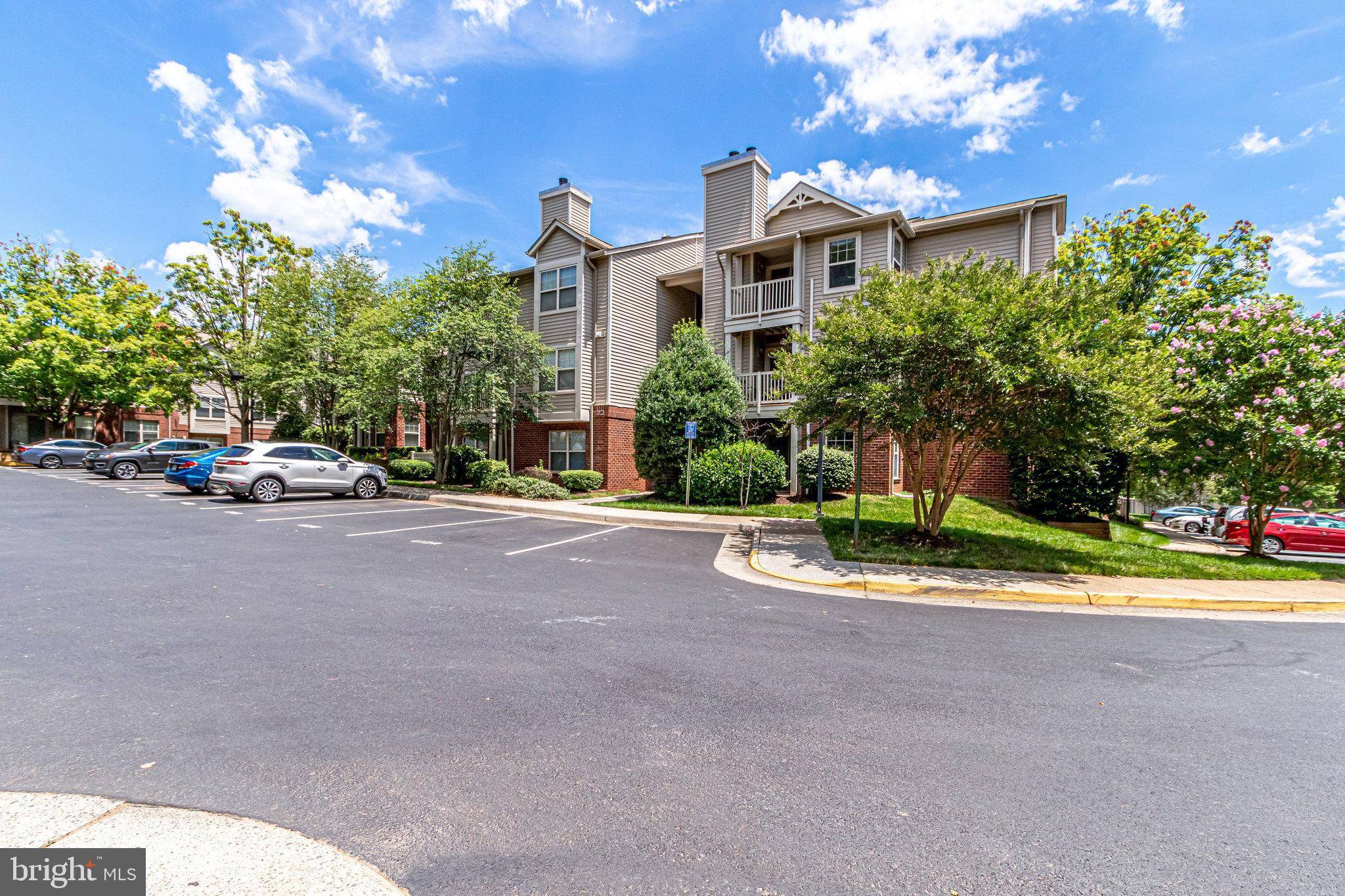 Reston, VA 20190,1712 ABERCROMBY CT #D