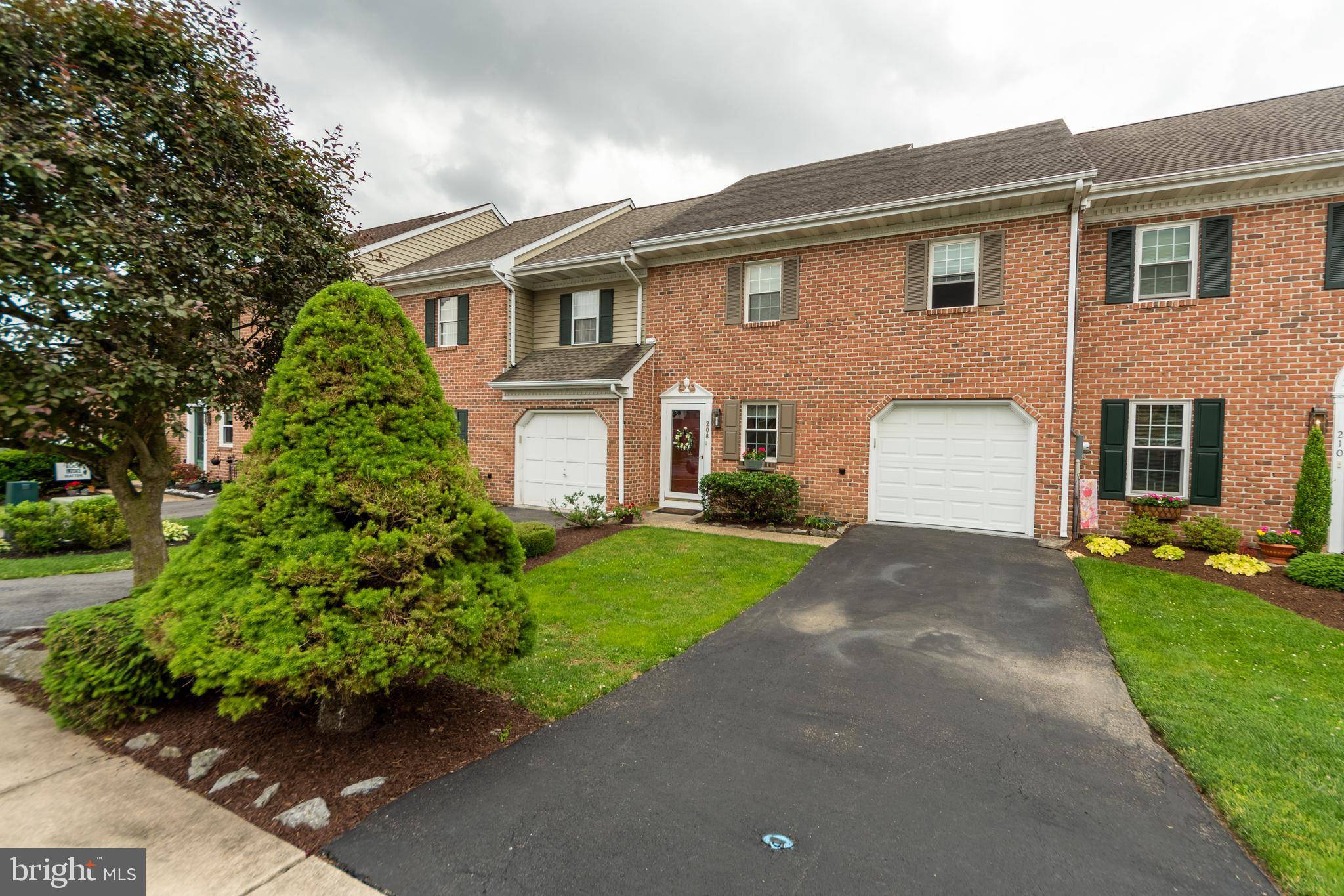 Mountville, PA 17554,208 ROCKFORD SQ