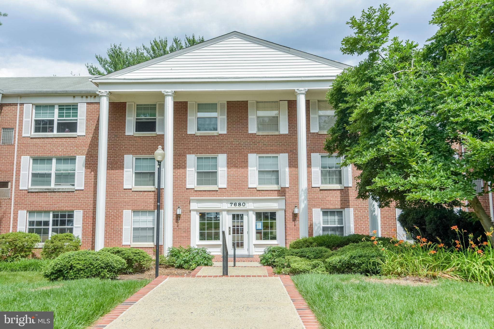 Mclean, VA 22102,7680 TREMAYNE PL #312