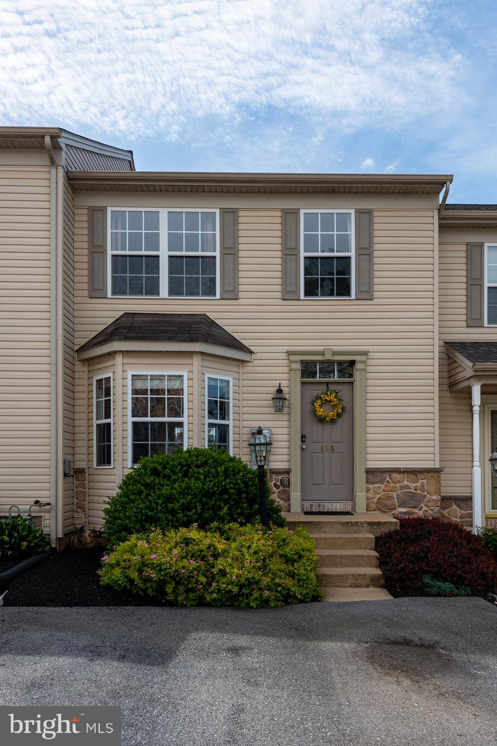 Lancaster, PA 17603,105 KNOLLWOOD