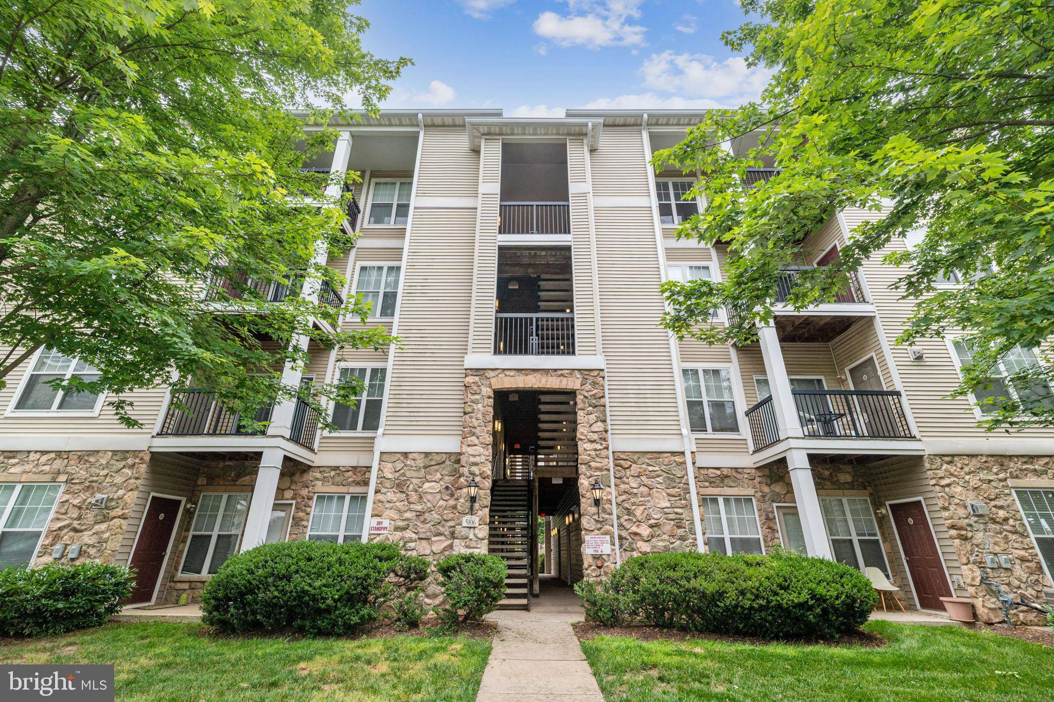 Centreville, VA 20120,5106-E TRAVIS EDWARD WAY