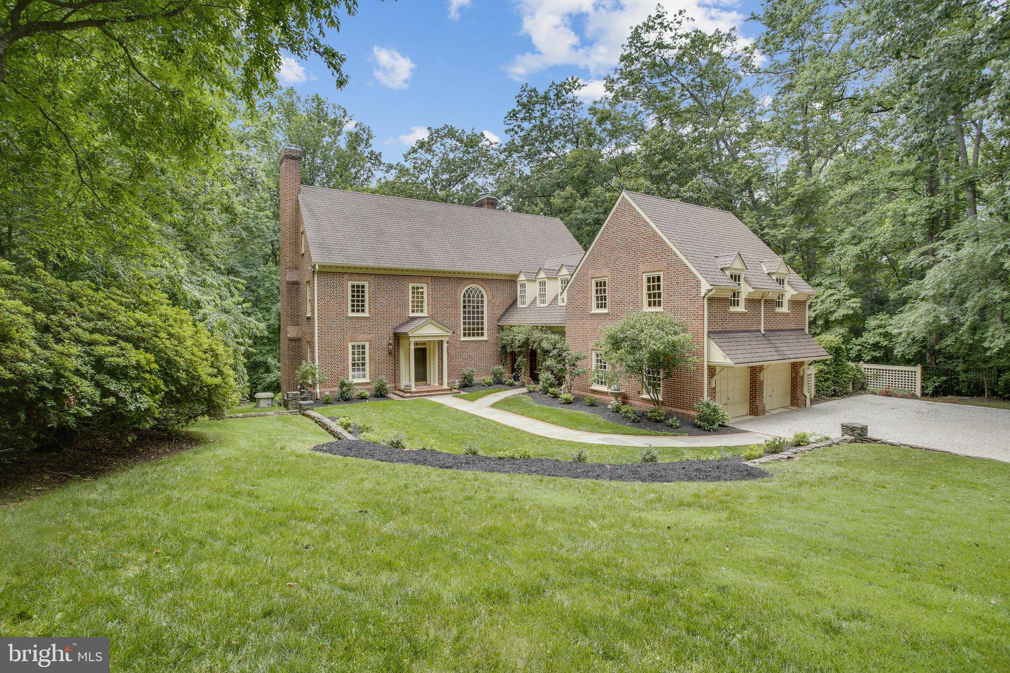 Mclean, VA 22102,930 TOWLSTON RD