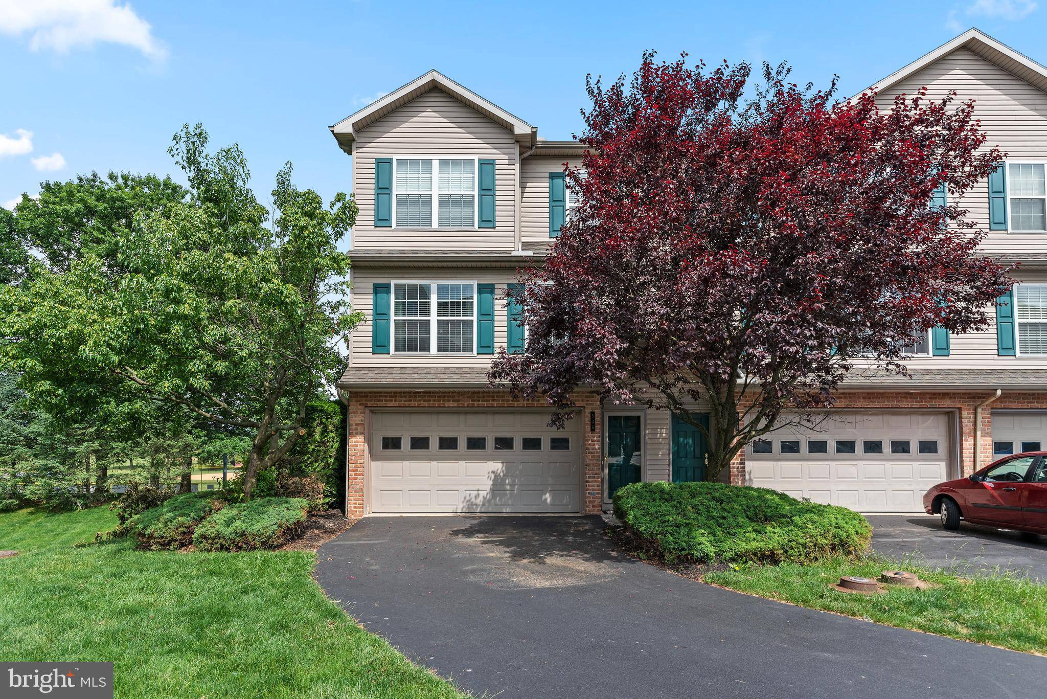 Mechanicsburg, PA 17055,536 MEADOW CROFT CIR