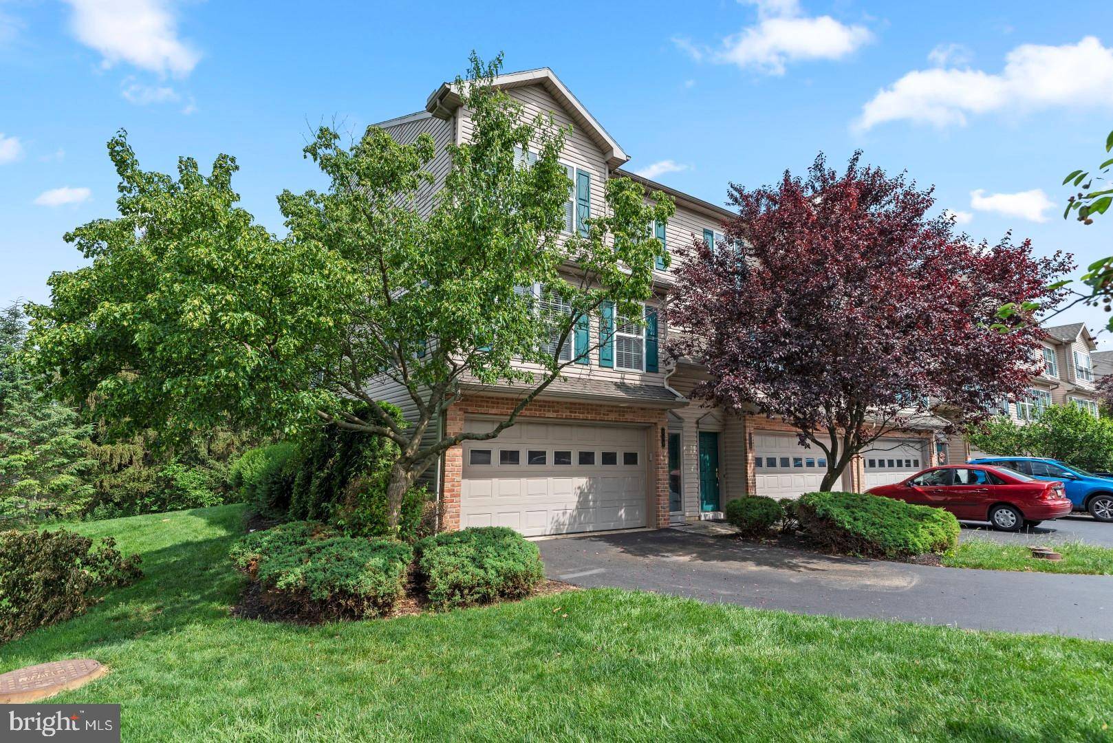 Mechanicsburg, PA 17055,536 MEADOW CROFT CIR