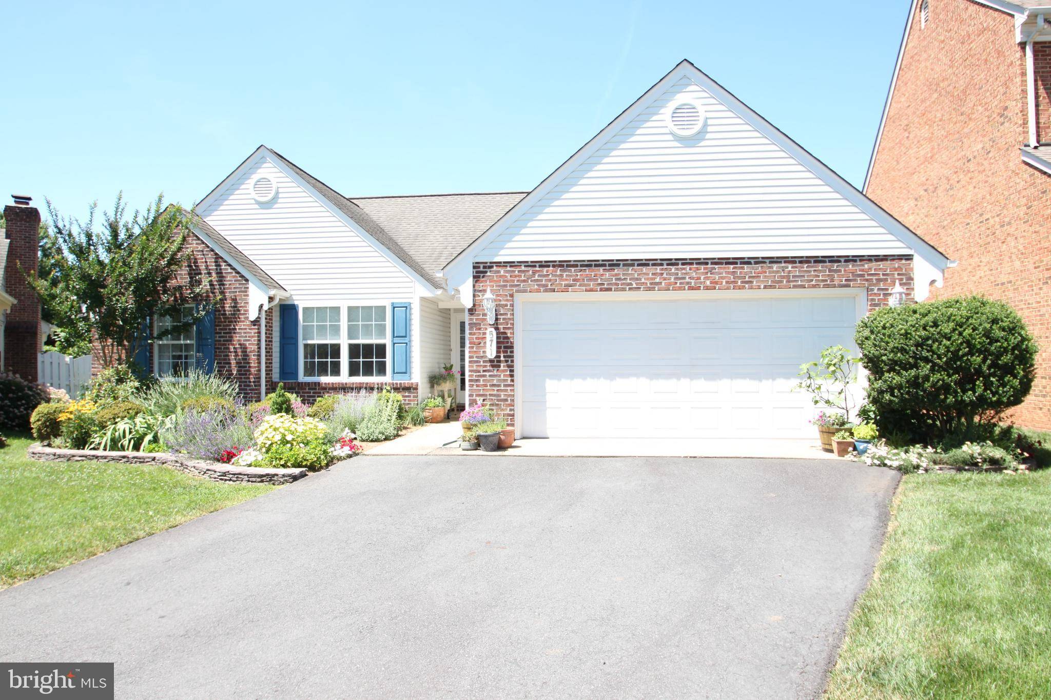 Culpeper, VA 22701,571 GREENS CT