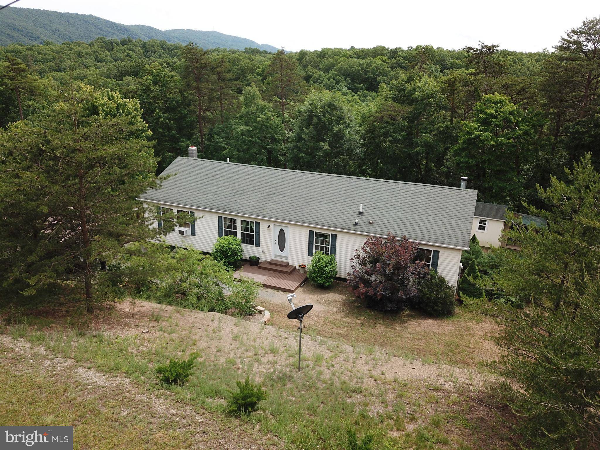 Romney, WV 26757,581 SUGAR RUN LN