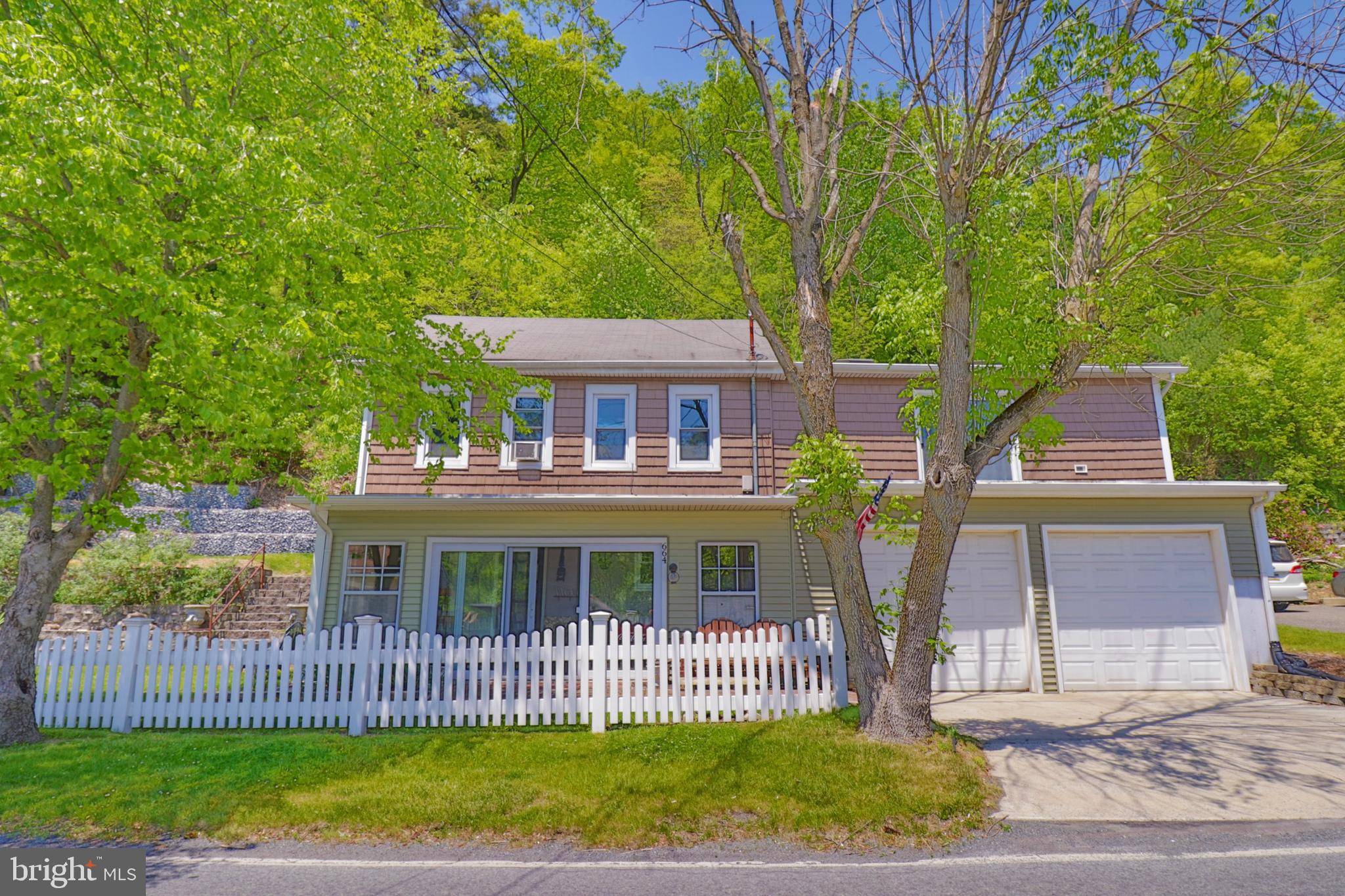 Palmerton, PA 18071,664 FIRELINE RD