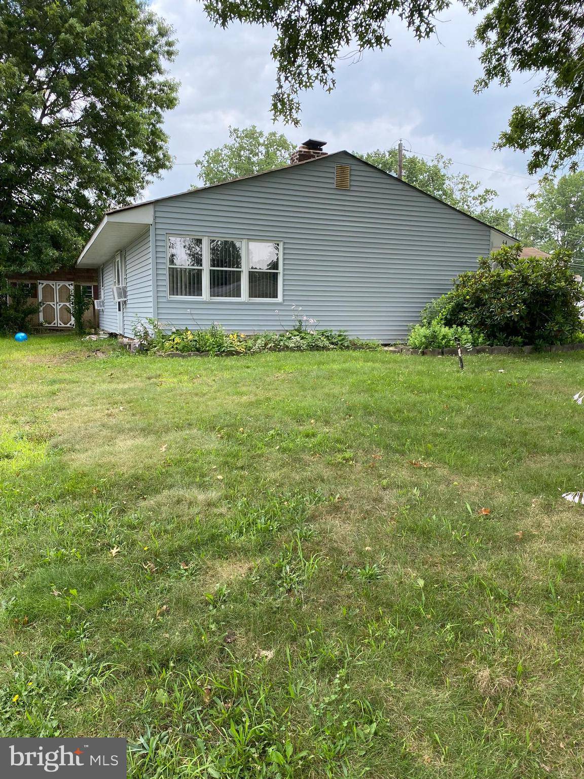 Levittown, PA 19055,64 OUTLOOK LN