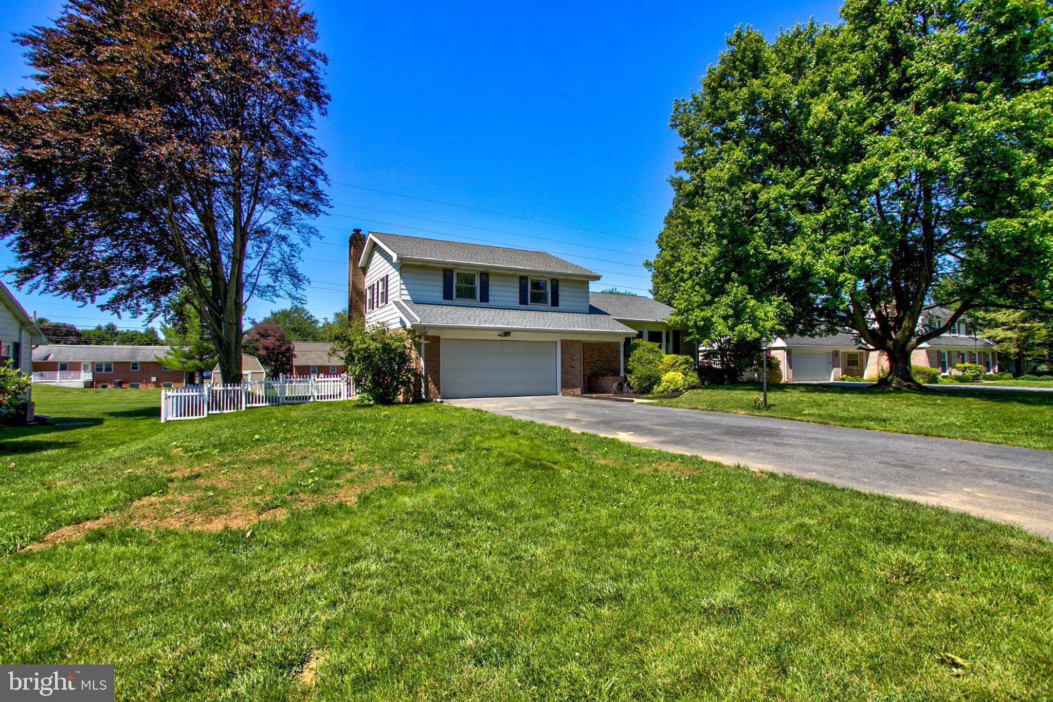 Leola, PA 17540,66 HICKORY LN