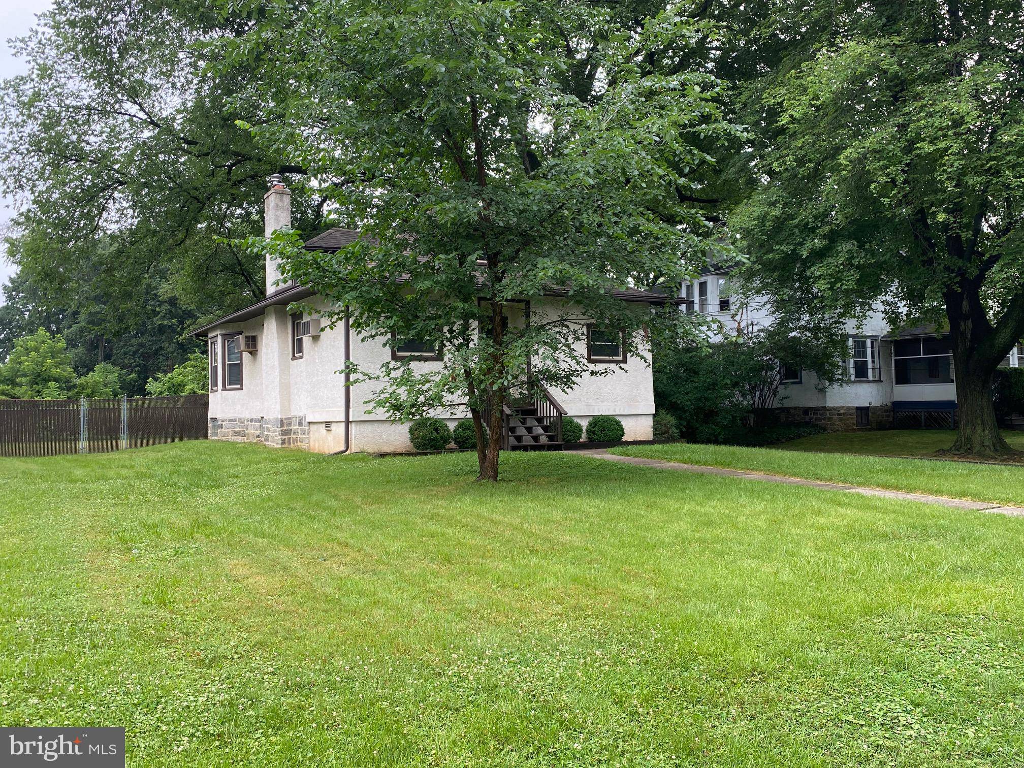 Secane, PA 19018,813 GREEN LN